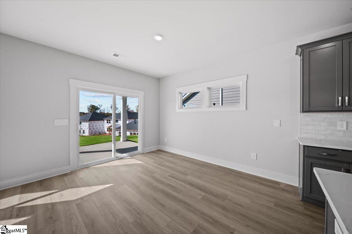 321 Allingham Road photo 11