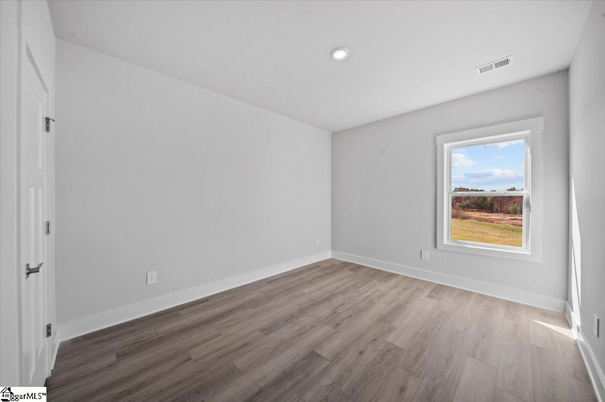 321 Allingham Road photo 12