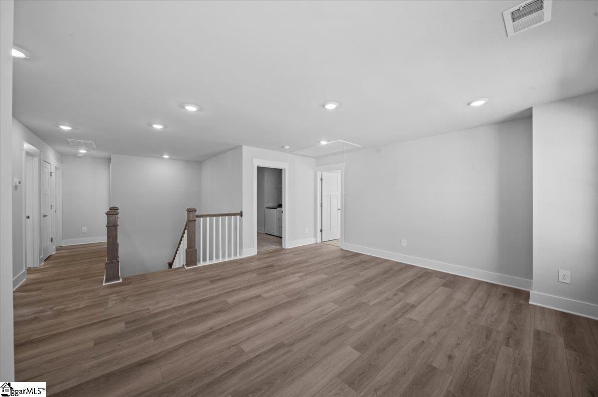 321 Allingham Road photo 15