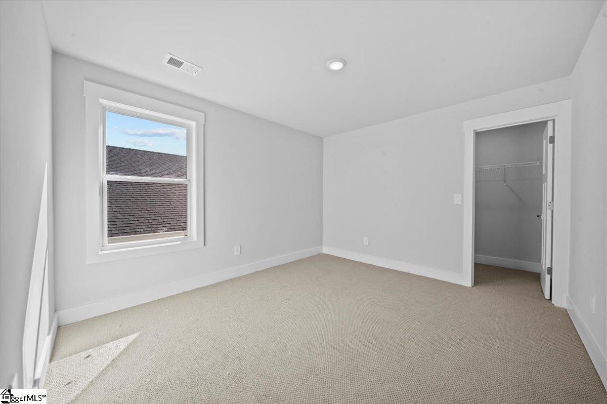 321 Allingham Road photo 18