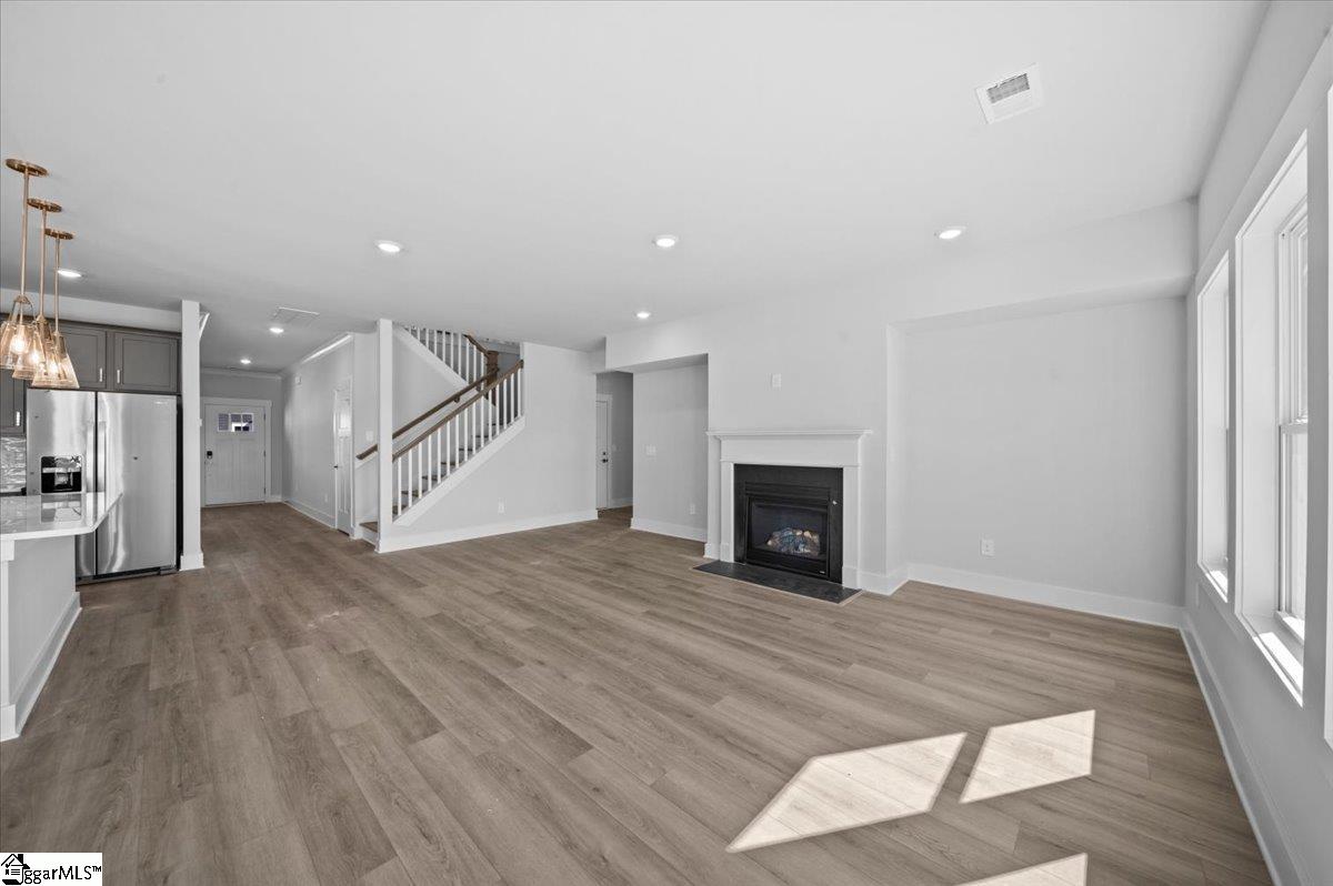 321 Allingham Road photo 4
