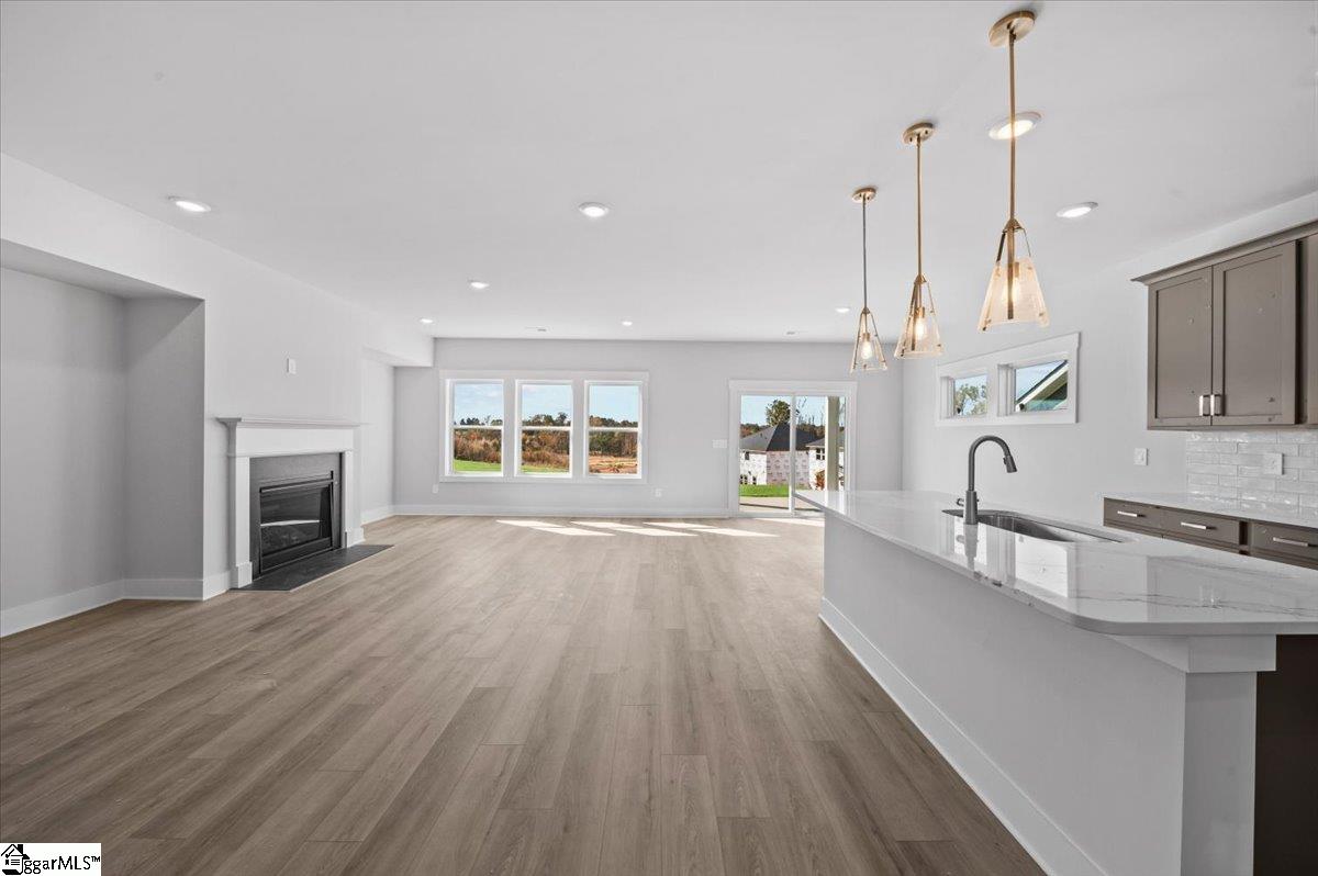 321 Allingham Road photo 6