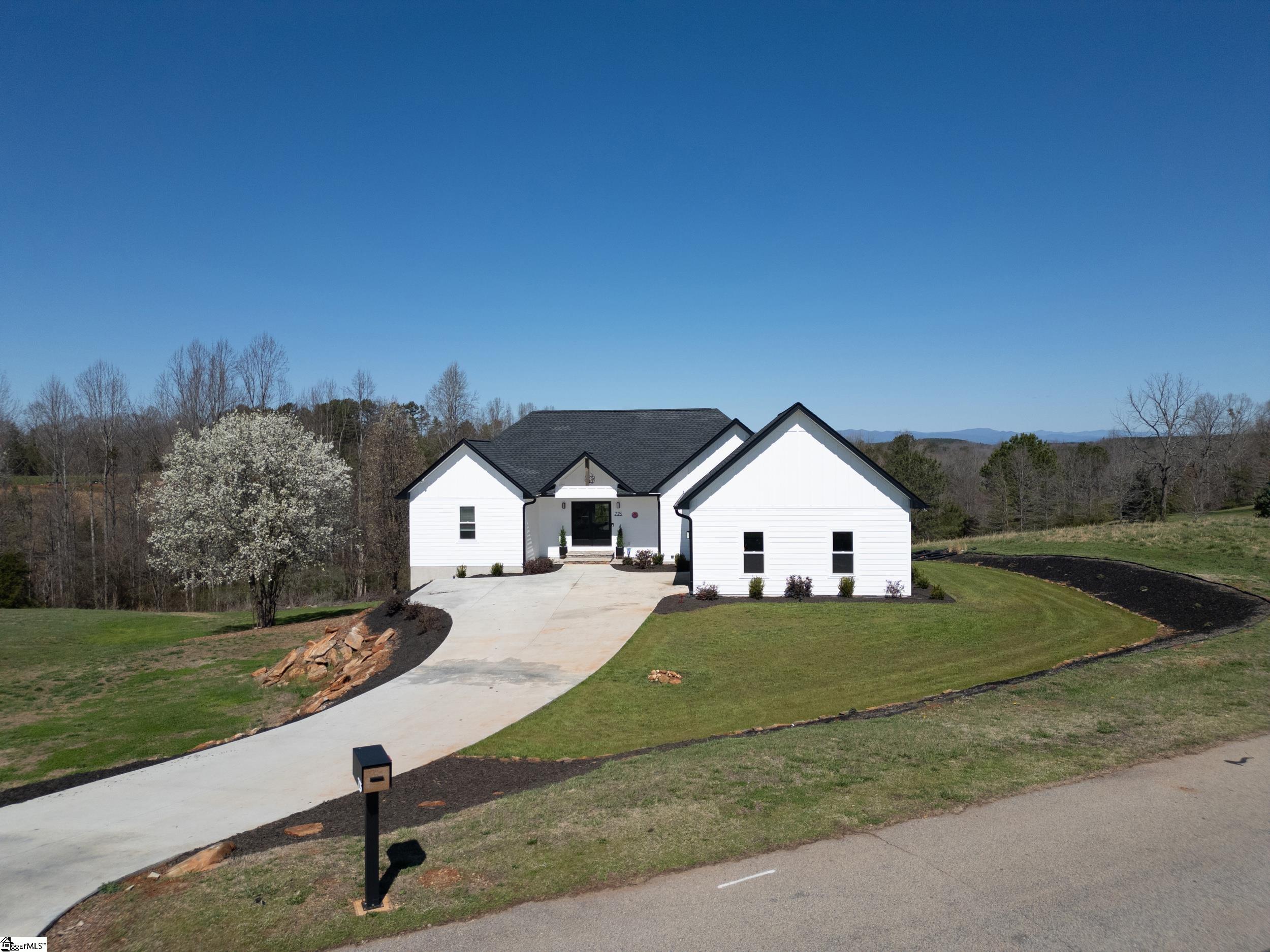 725 Hidden Falls Drive West Union, SC 29696