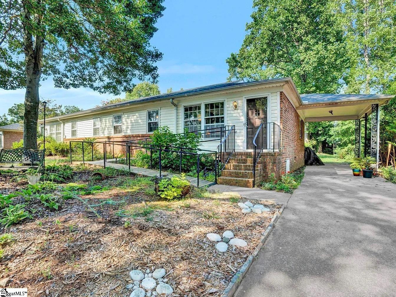 12 Twelve Oaks Terrace