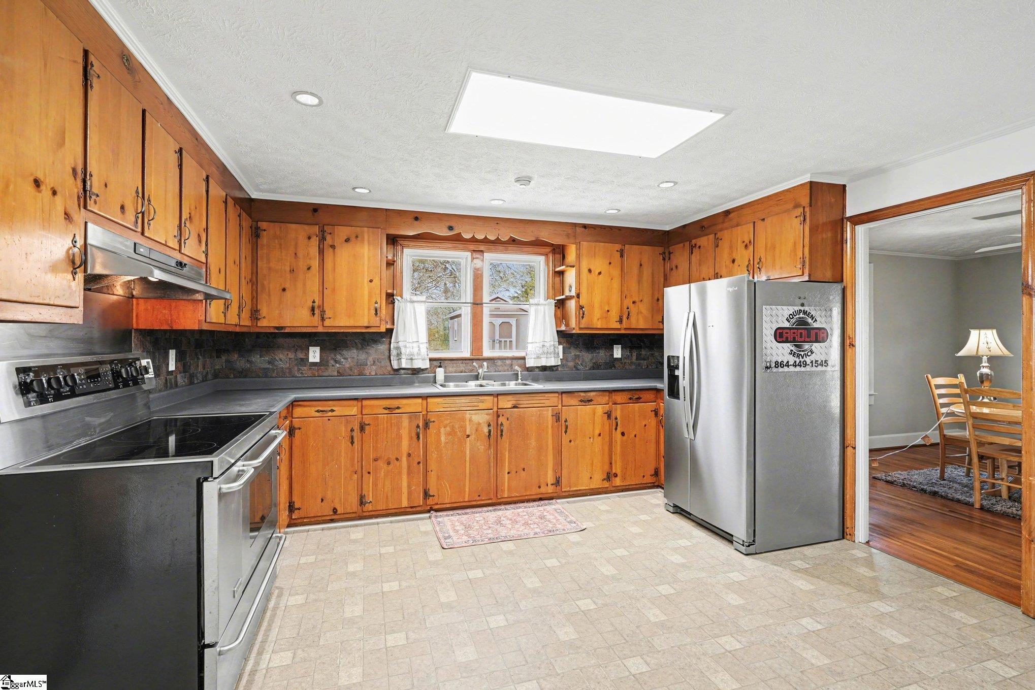 11 Bainbridge Drive Greenville, SC 29611