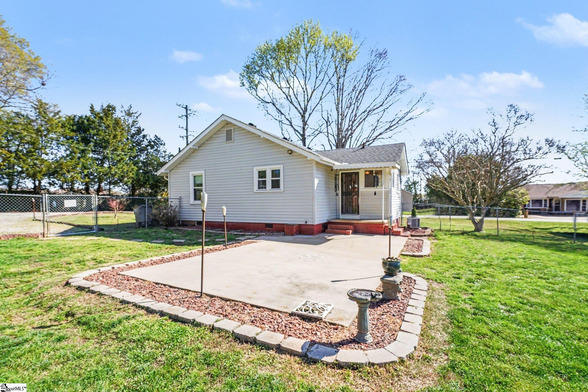 11 Bainbridge Drive Greenville, SC 29611