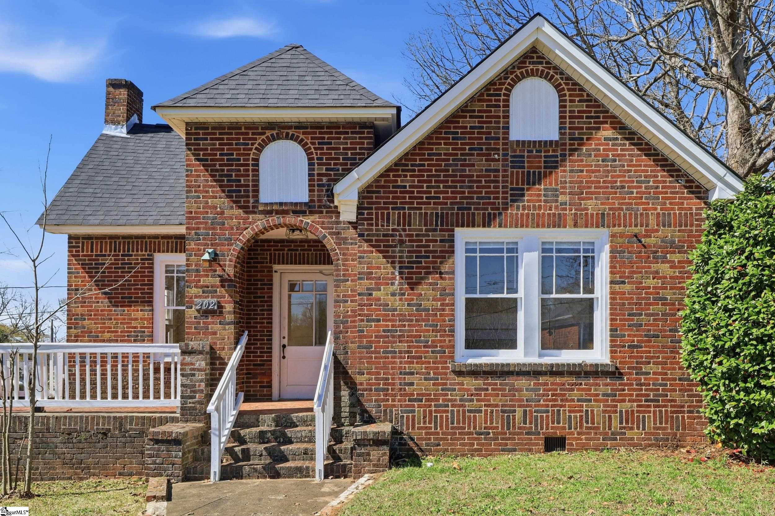 Homes for sale in Easley, SC | 202 S 5Th St, Easley, SC 29640 | MLS# 1585357