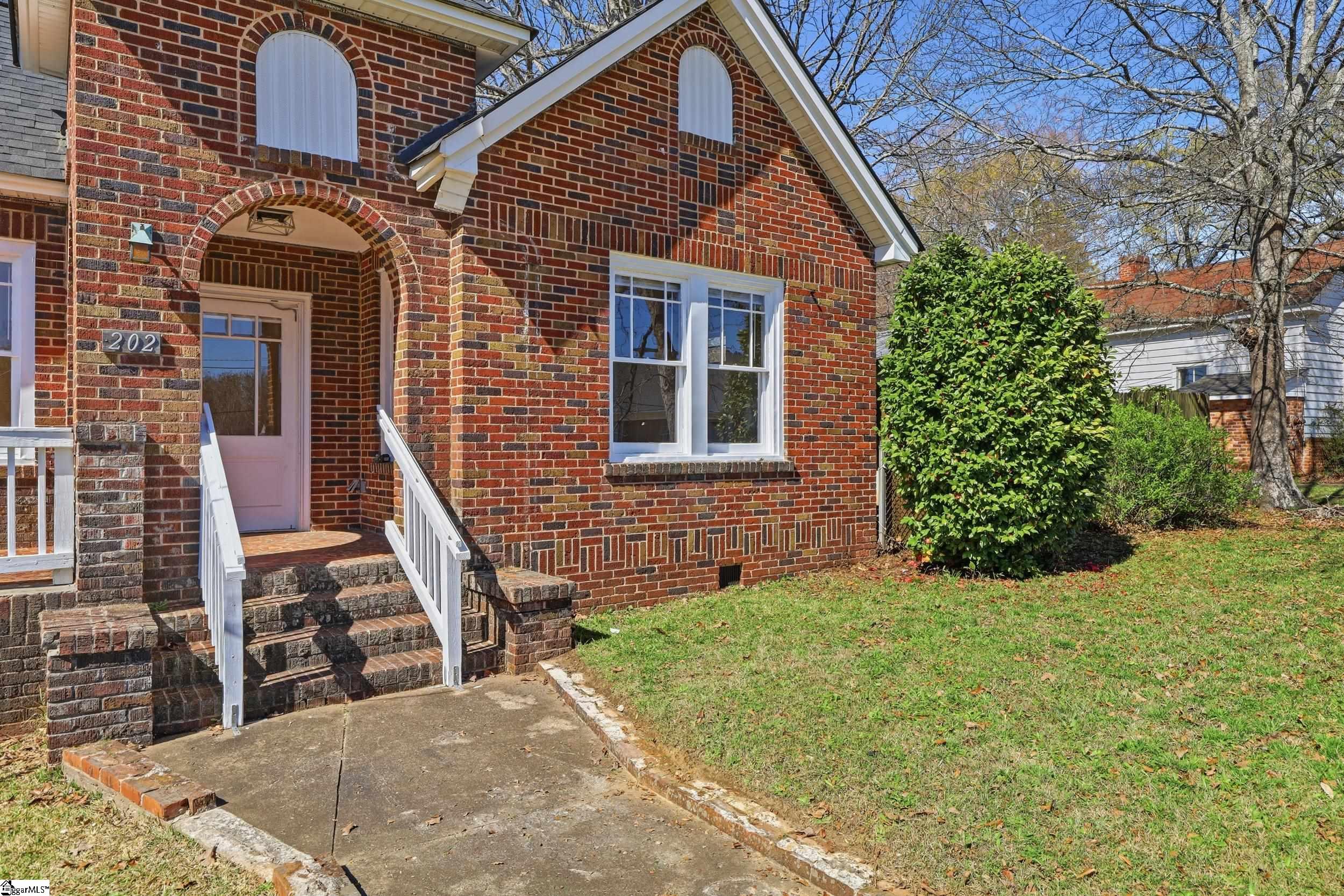 Homes for sale in Easley, SC | 202 S 5Th St, Easley, SC 29640 | MLS# 1585357