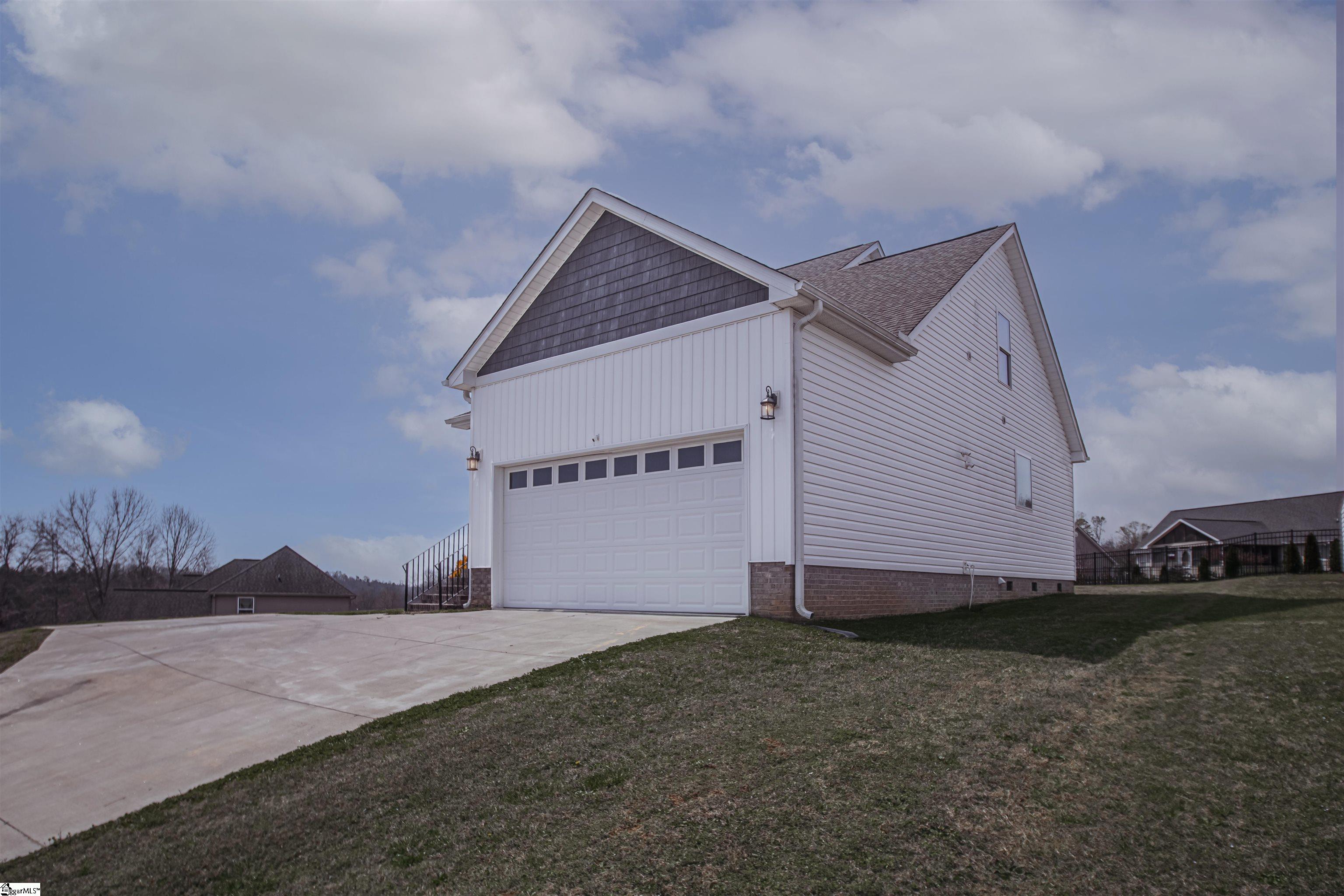 Homes for sale in Greenville, SC | 704 Rockcliff St, Greenville, SC 29617 | MLS# 1585596