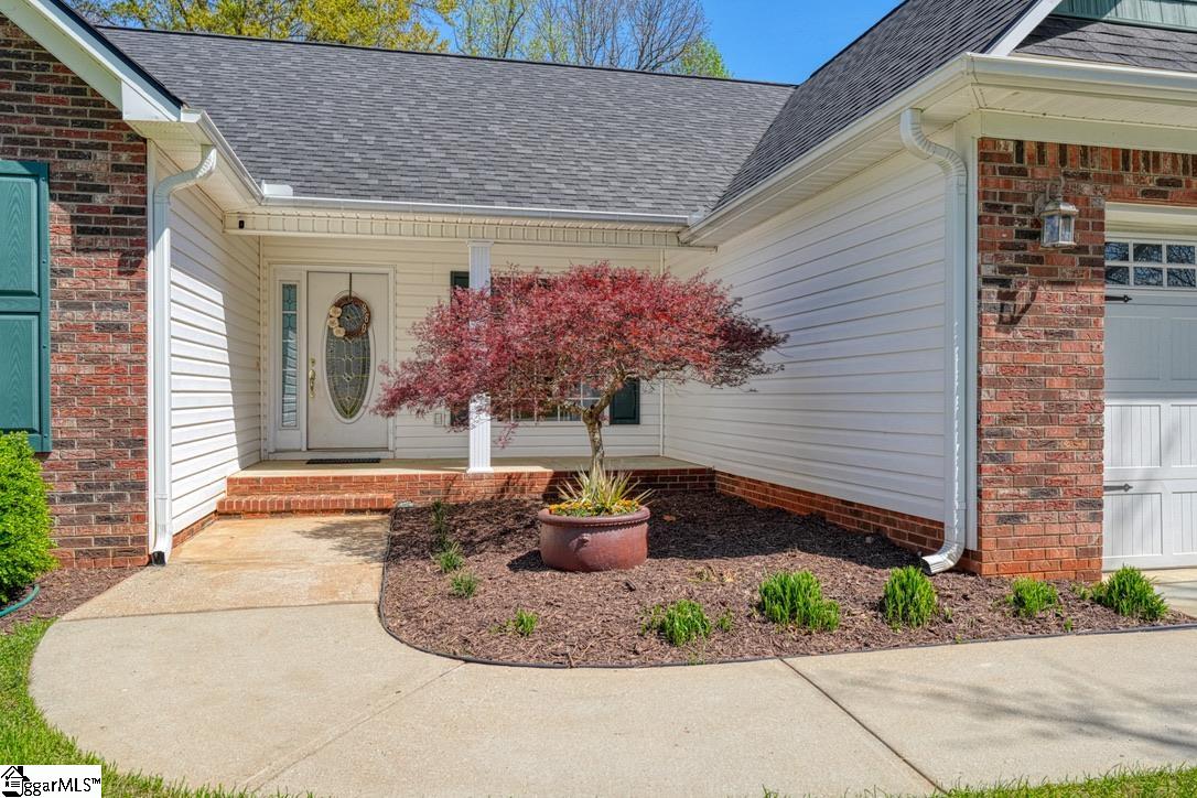 860 Thackston Drive Spartanburg, SC 29307