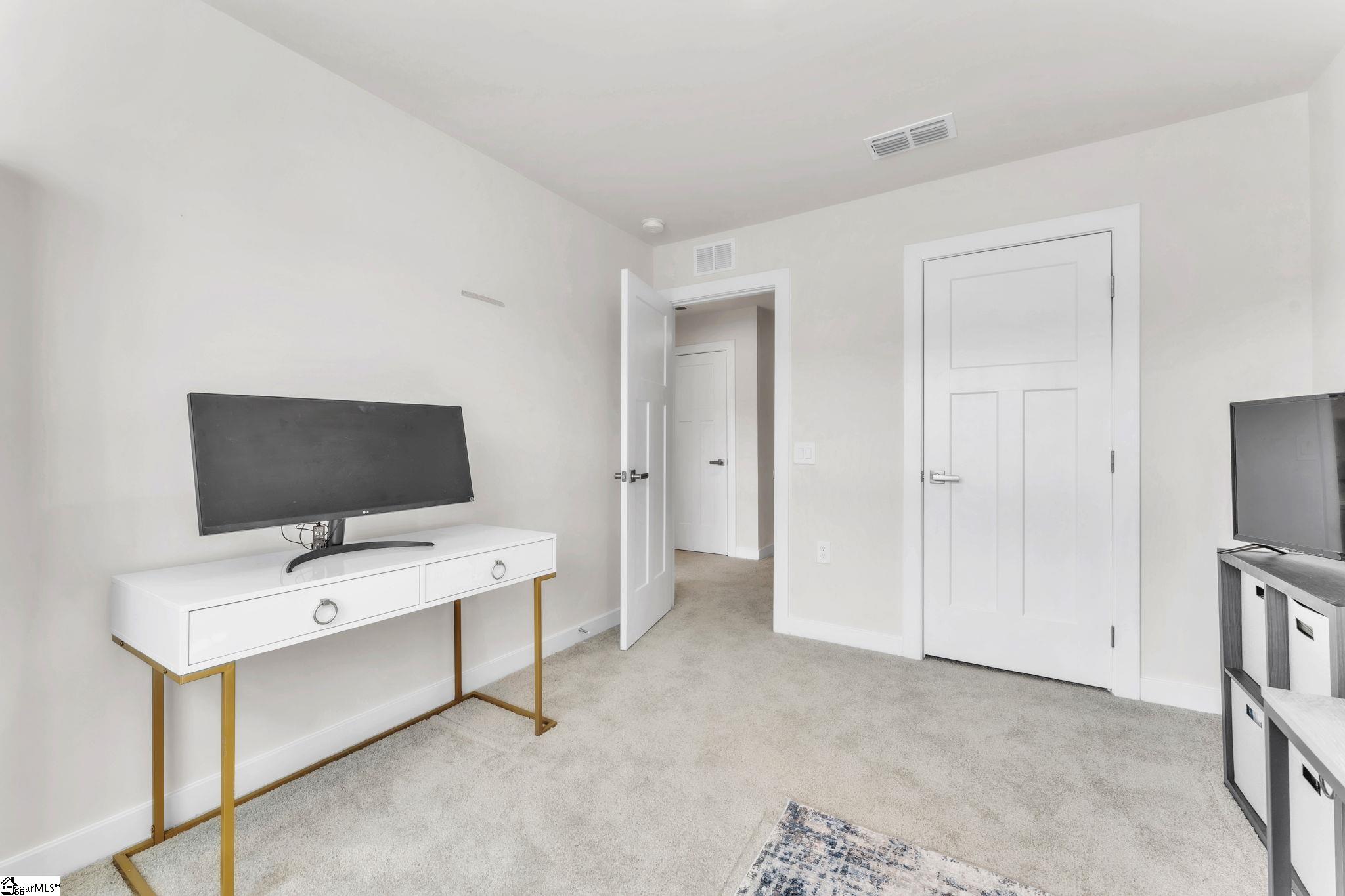 332 Kensley Drive Greenville, SC 29617