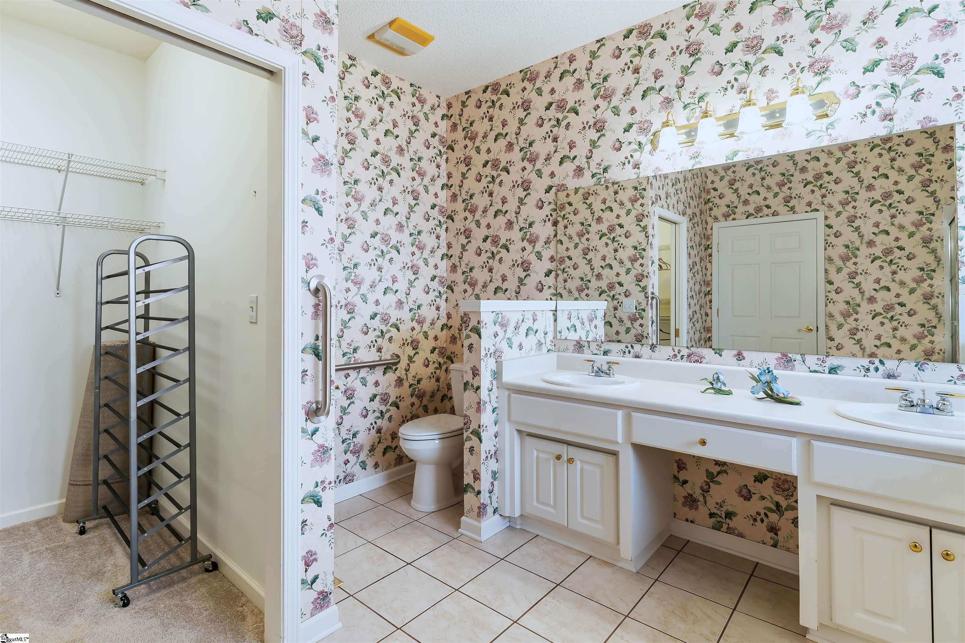172 Roberts Meadow Loop Spartanburg, SC 29307-3166