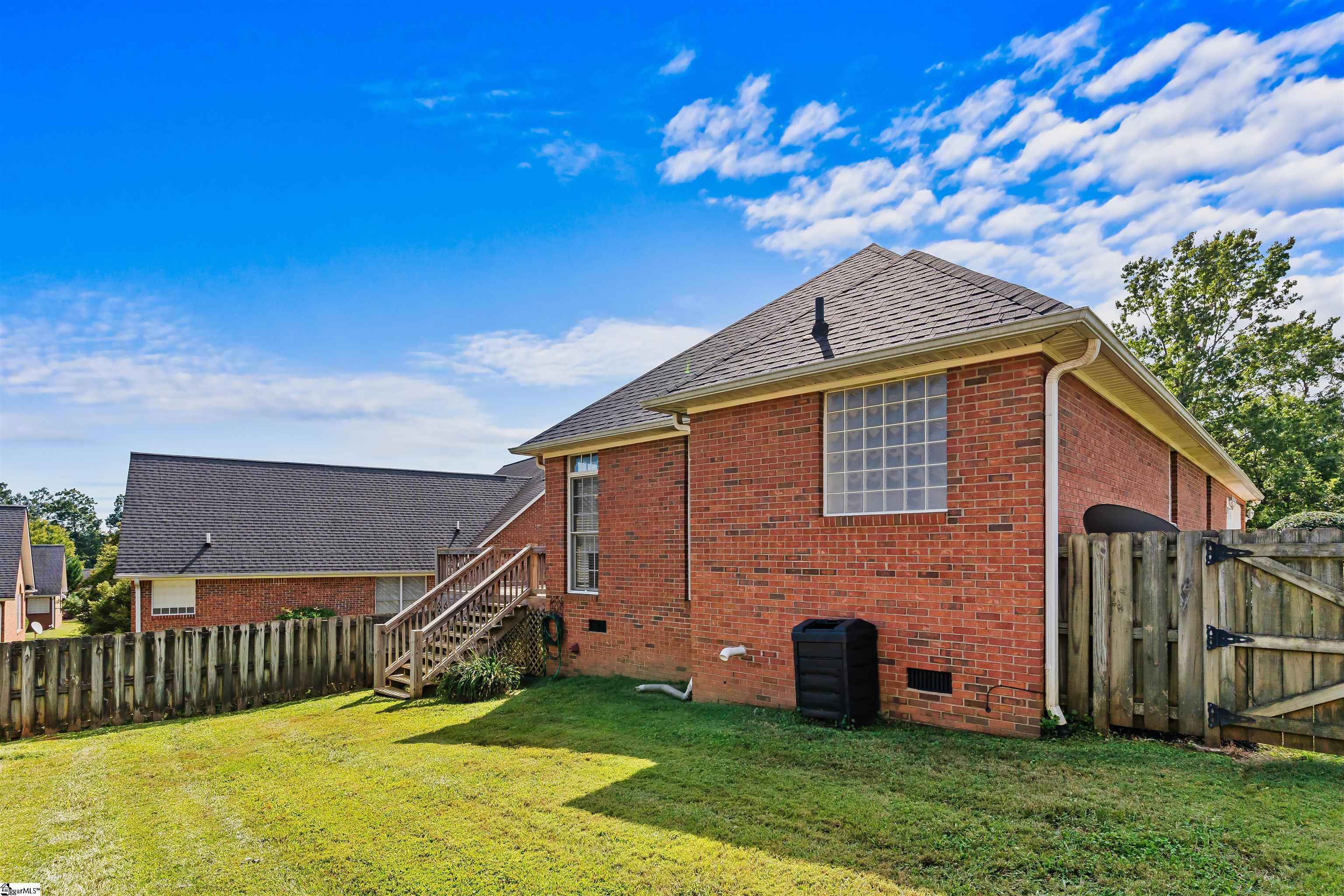 172 Roberts Meadow Loop Spartanburg, SC 29307-3166
