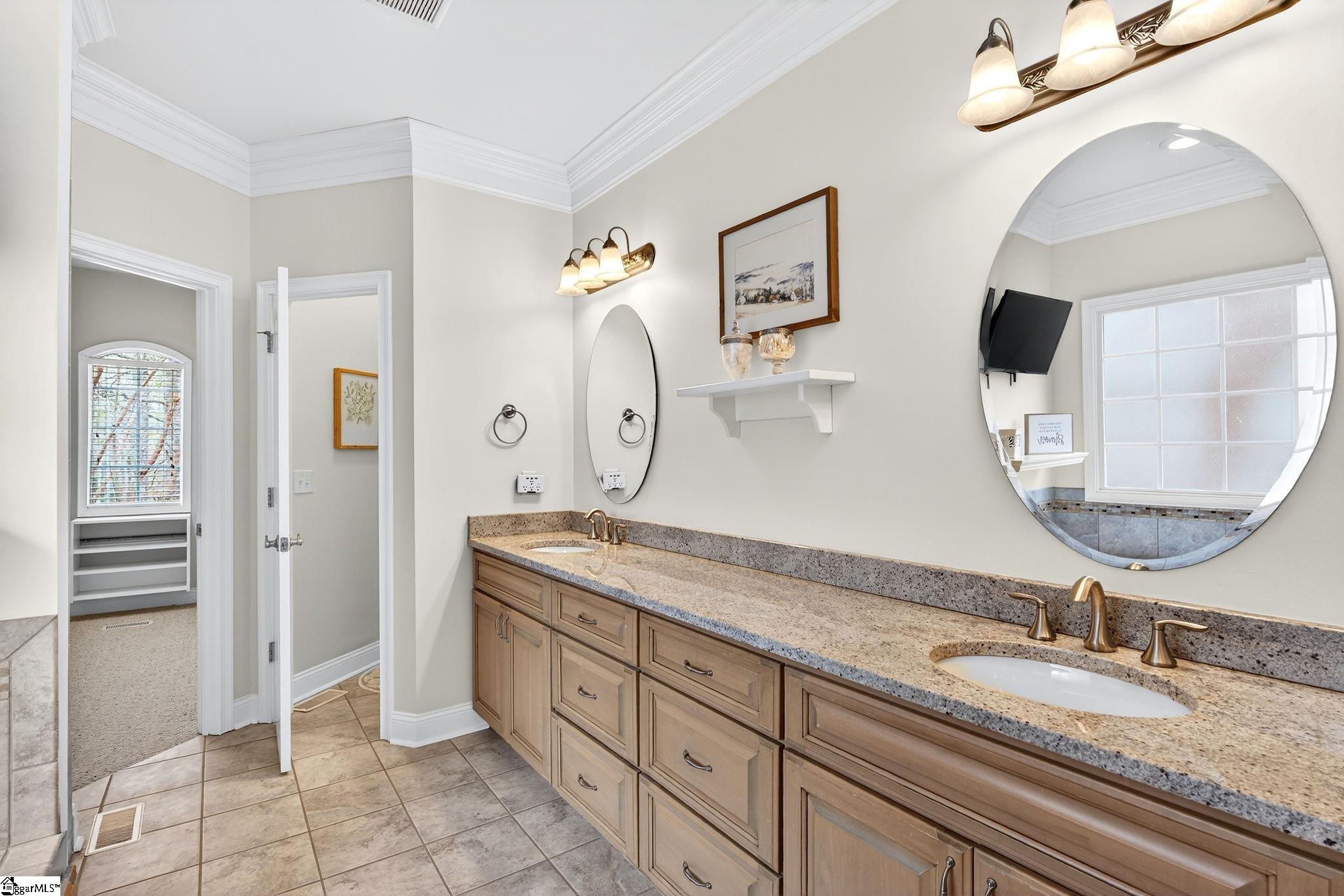 717 Black Wolf Run Spartanburg, SC 29306