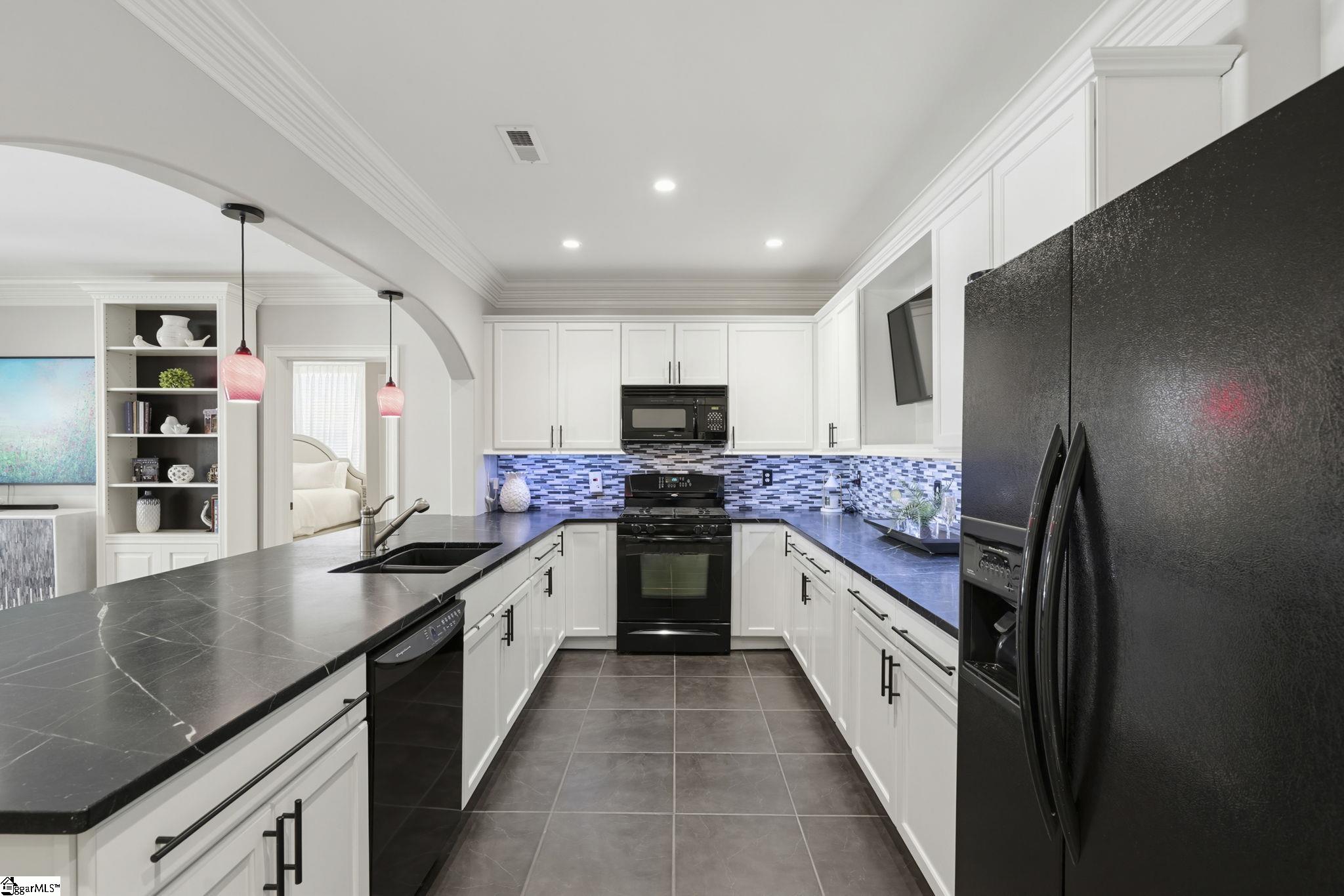 6 Saranac Lane Simpsonville, SC 29681