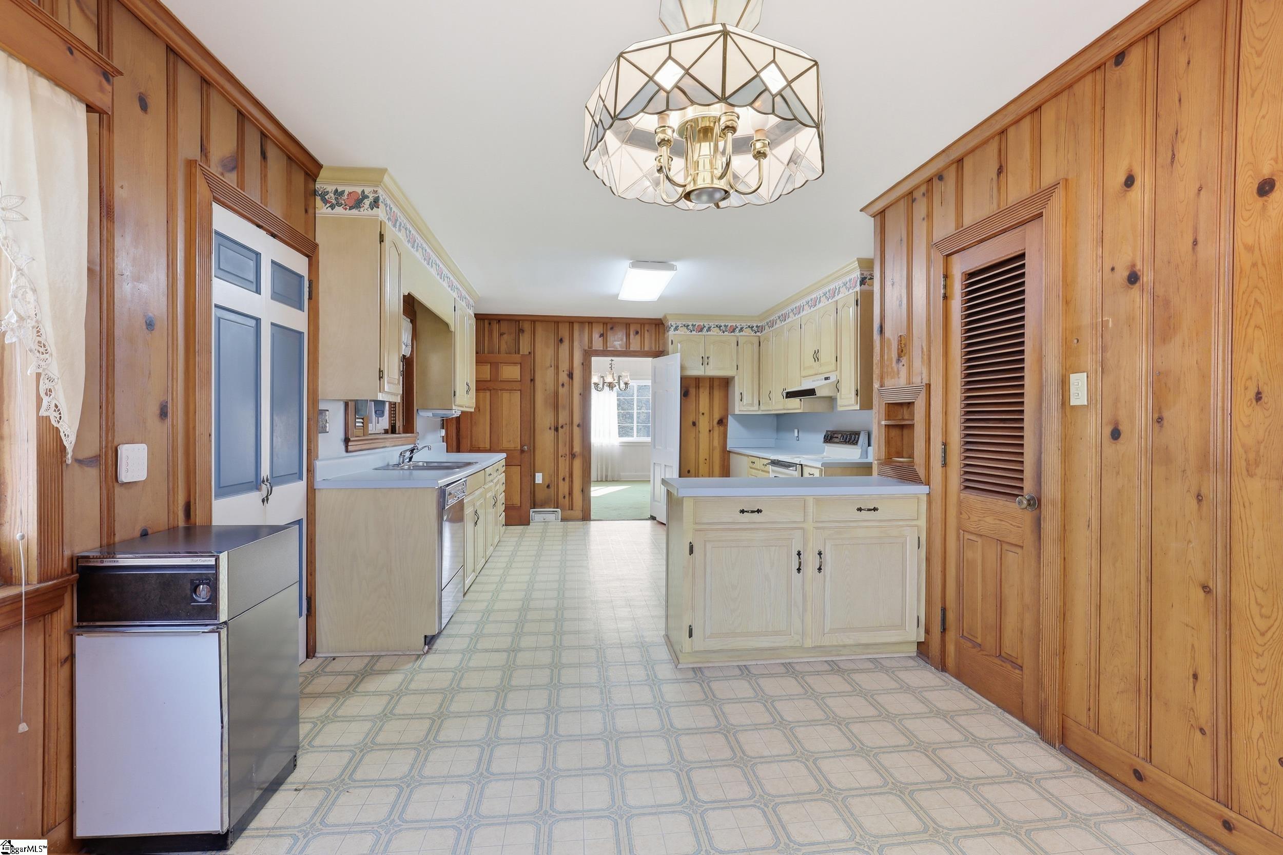 1805 Lindale Road Anderson, SC 29621
