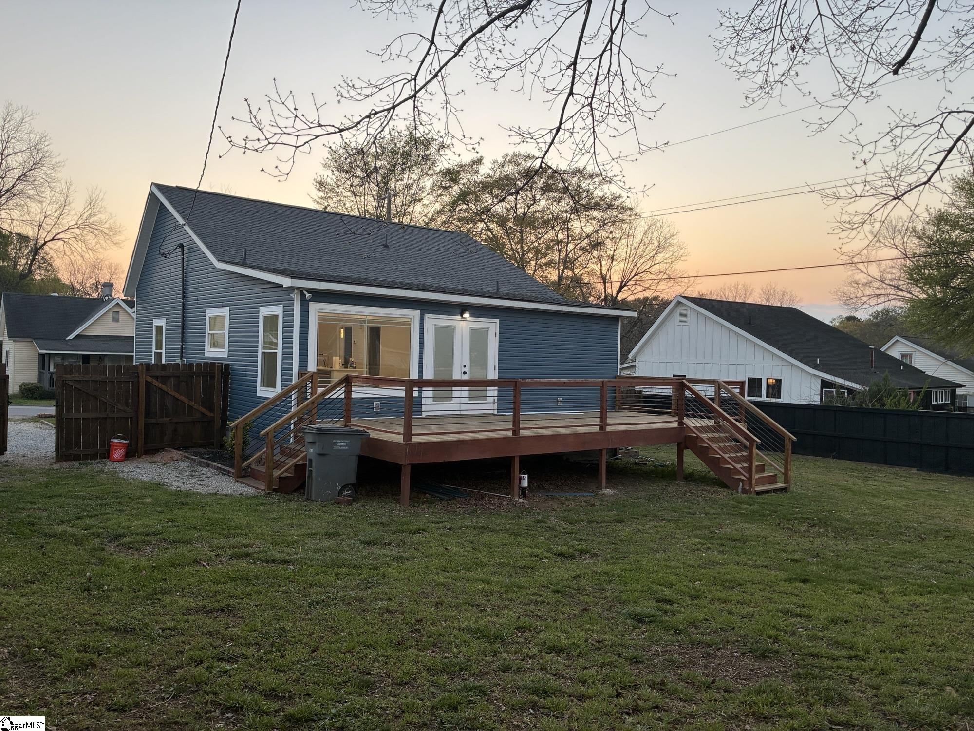 18 Hatch Street Greenville, SC 29611