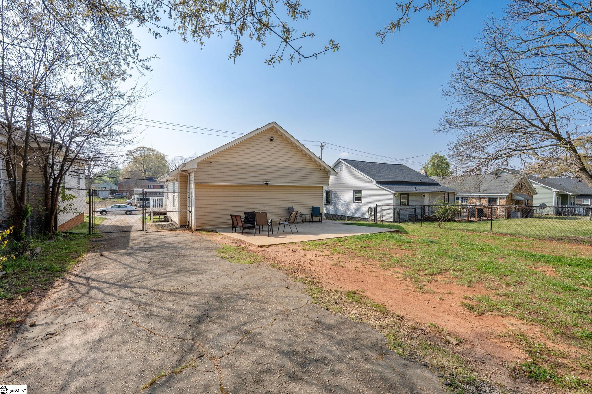 900 Green Avenue Greenville, SC 29605