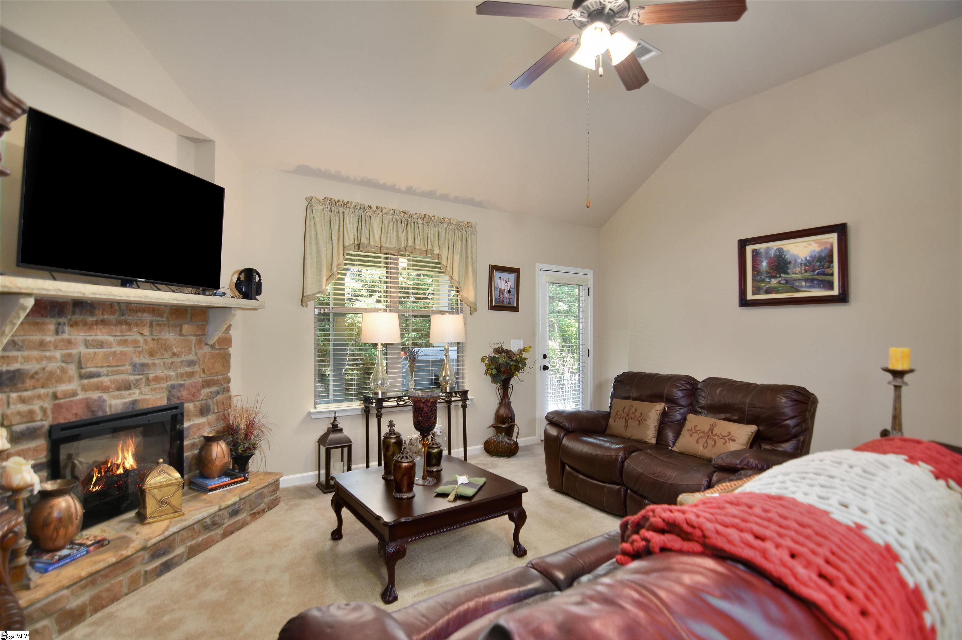 123 Kettle Oak Way Simpsonville, SC 29680-7827