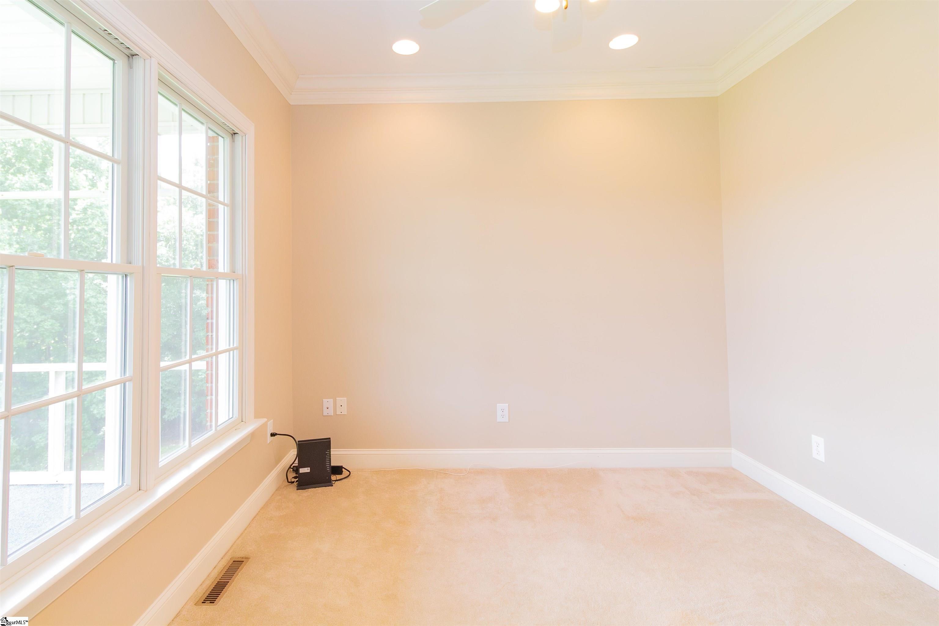 102 E Peninsula Drive Laurens, SC 29360