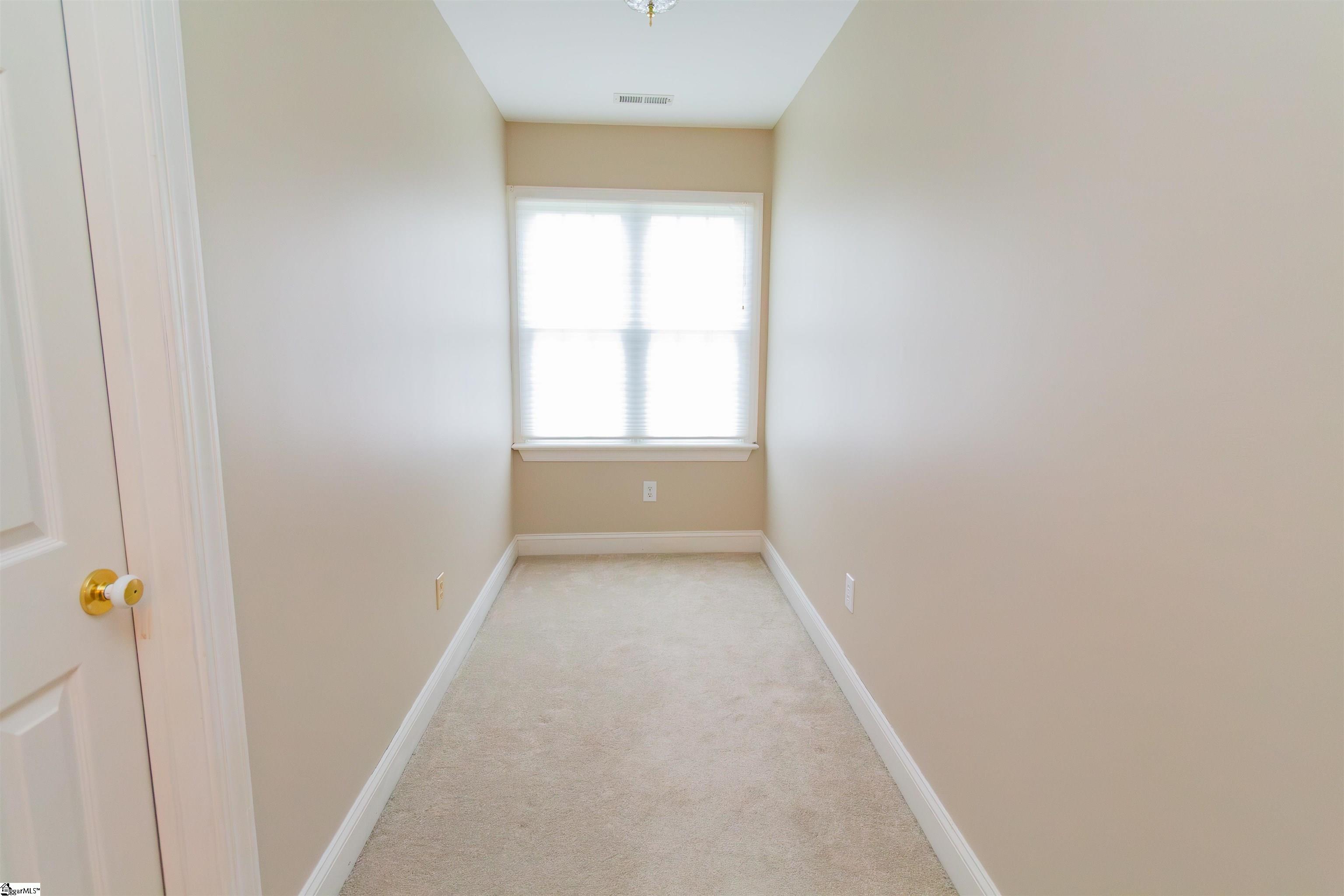 102 E Peninsula Drive Laurens, SC 29360