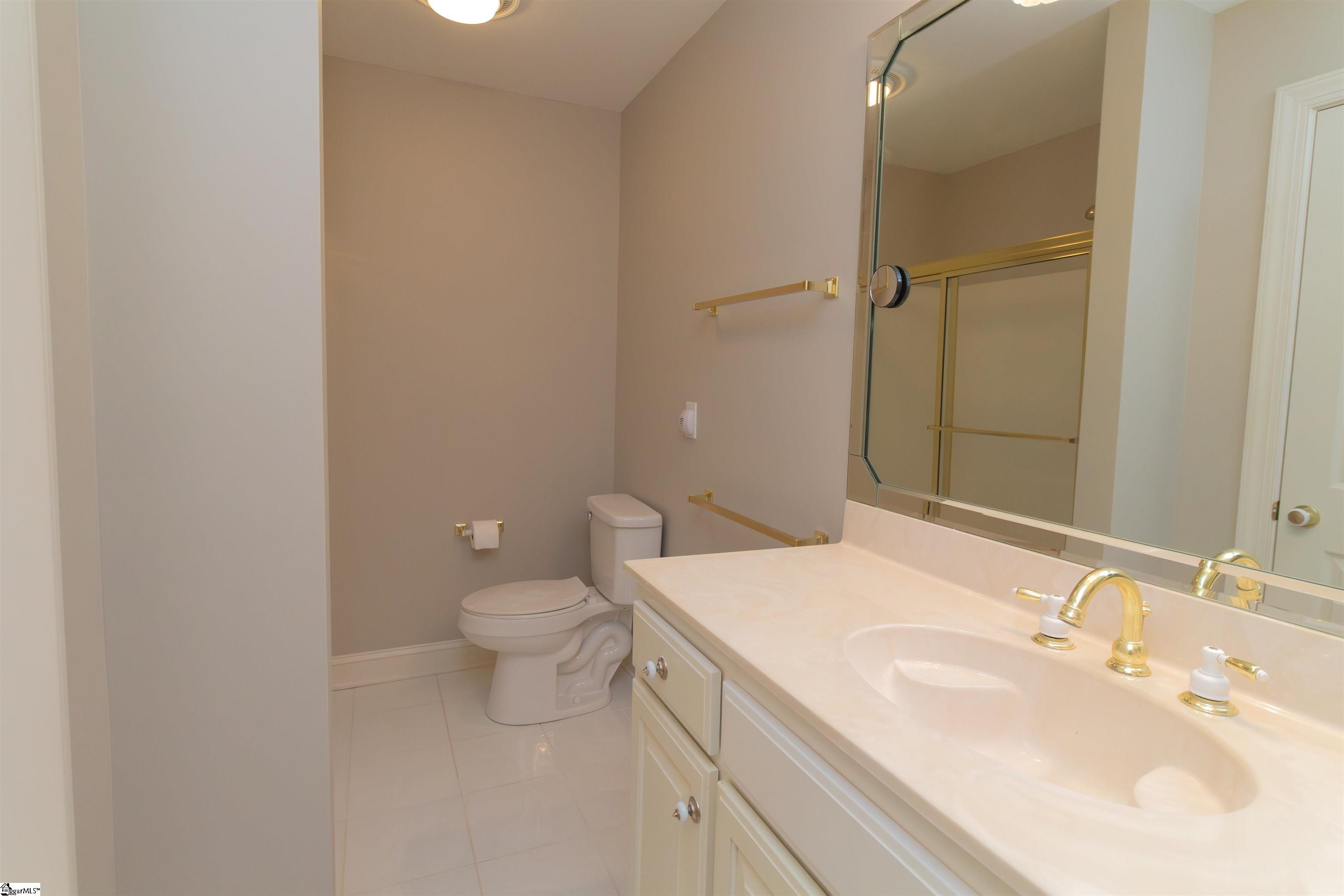 102 E Peninsula Drive Laurens, SC 29360