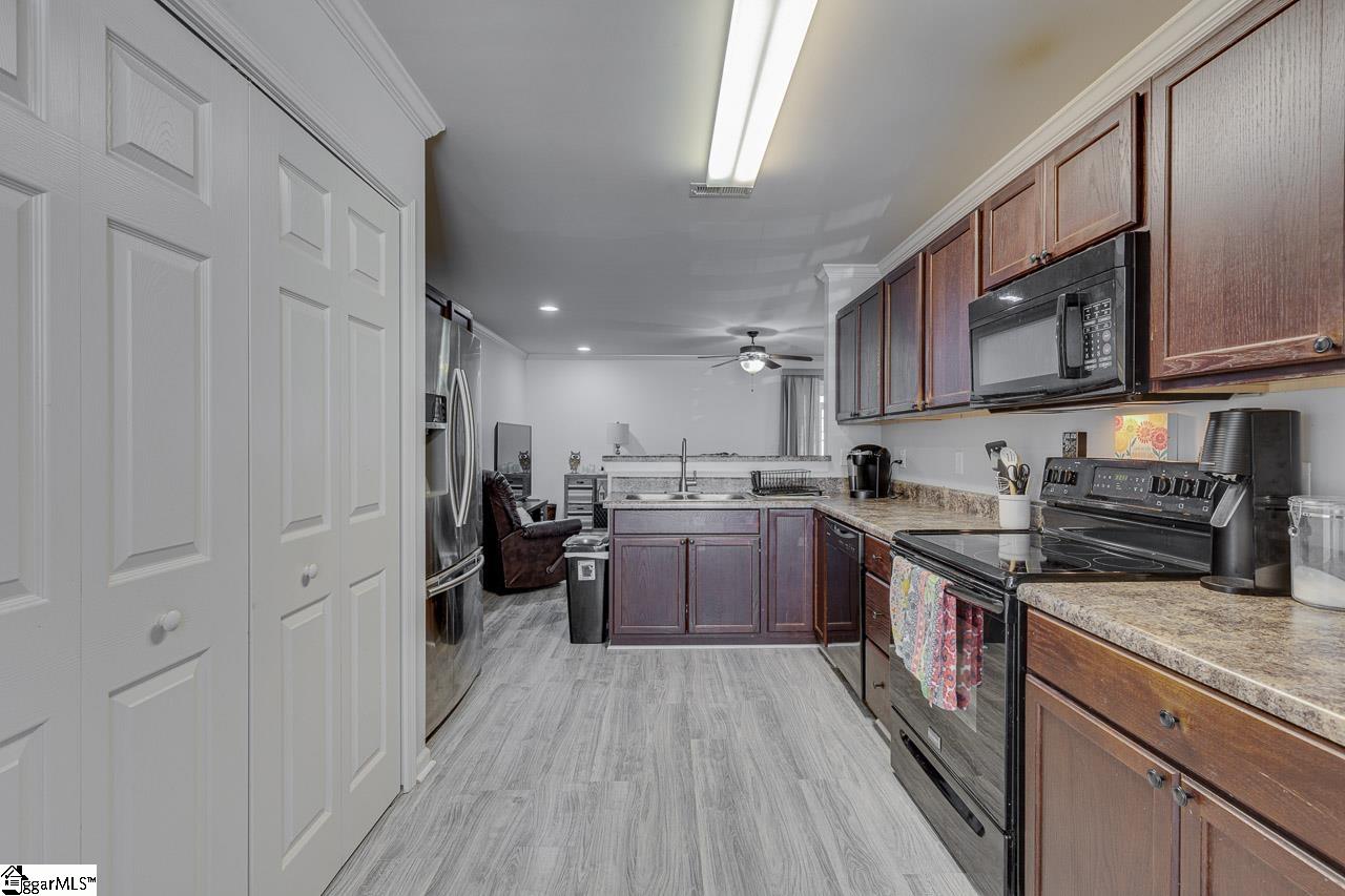 1122 E Lee Road, Taylors, SC, 29687