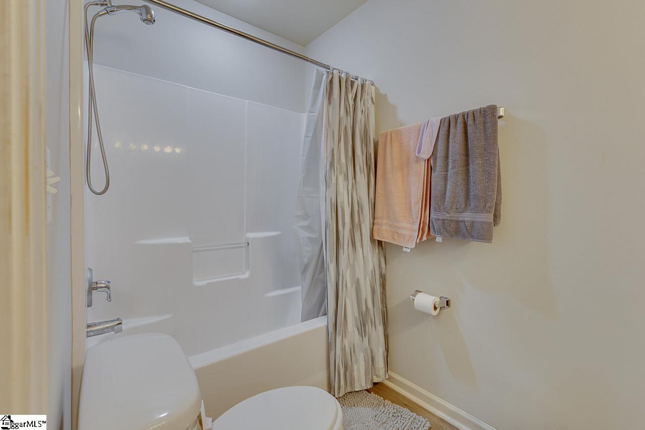 1122 E Lee Road, Taylors, SC, 29687