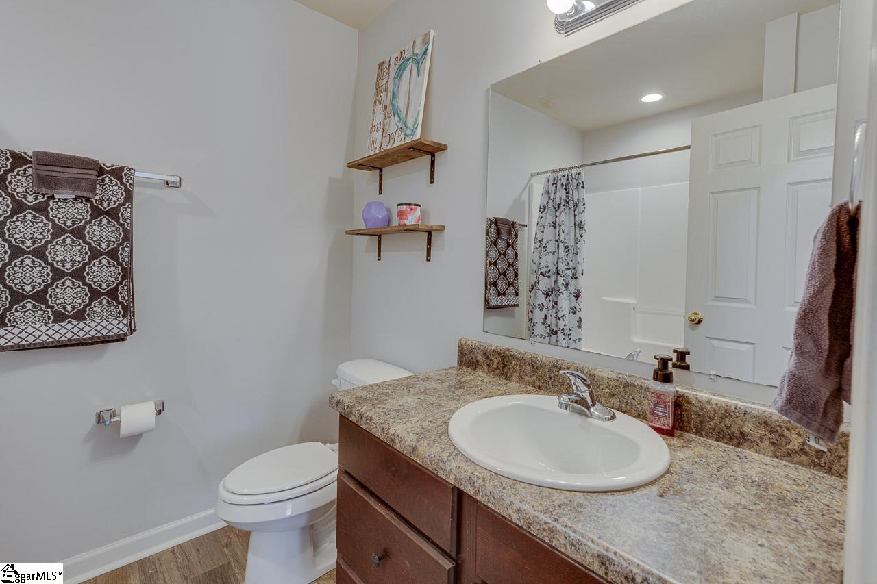 1122 E Lee Road, Taylors, SC, 29687