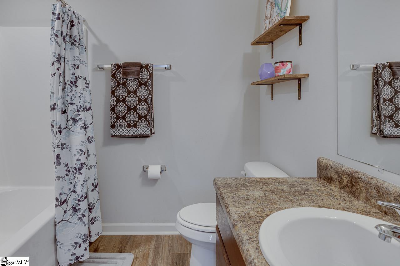 1122 E Lee Road, Taylors, SC, 29687