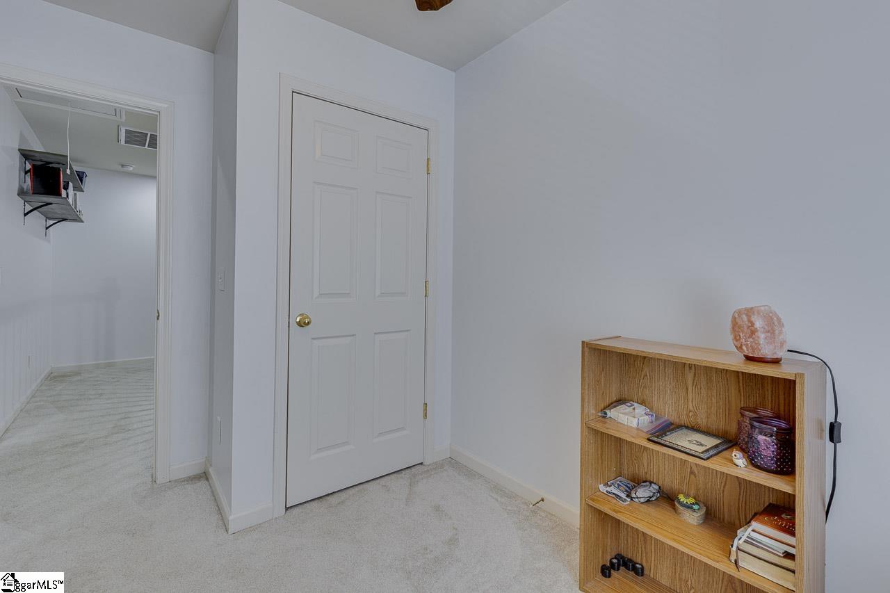 1122 E Lee Road, Taylors, SC, 29687