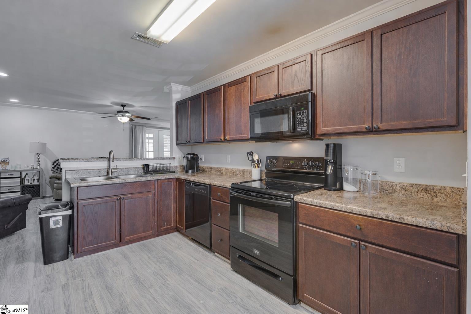 1122 E Lee Road, Taylors, SC, 29687