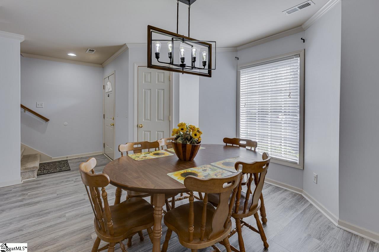 1122 E Lee Road, Taylors, SC, 29687