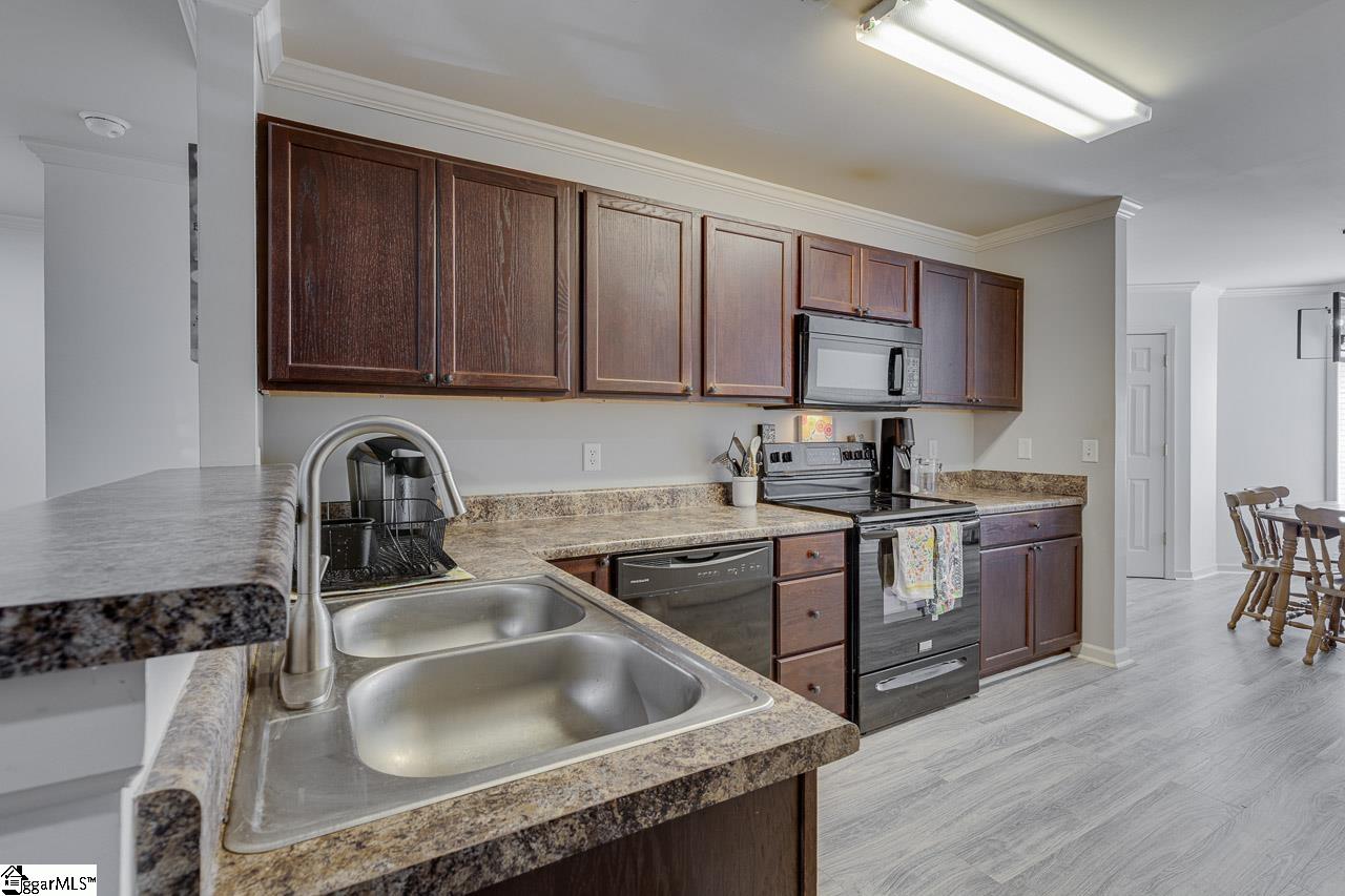 1122 E Lee Road, Taylors, SC, 29687