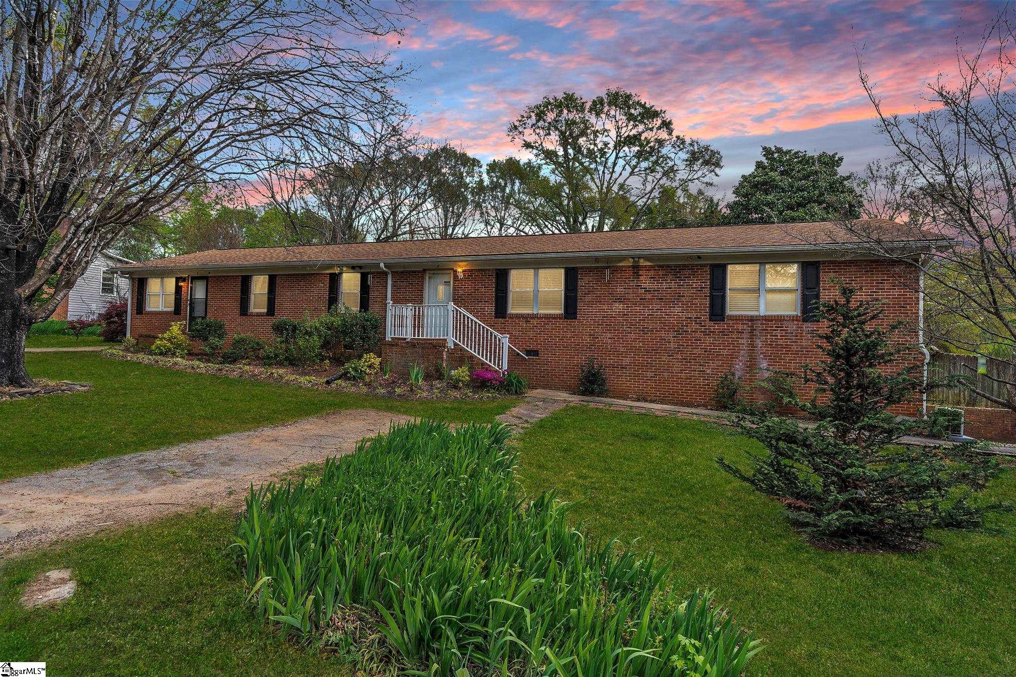 2 Easy Street, Taylors, SC, 29687