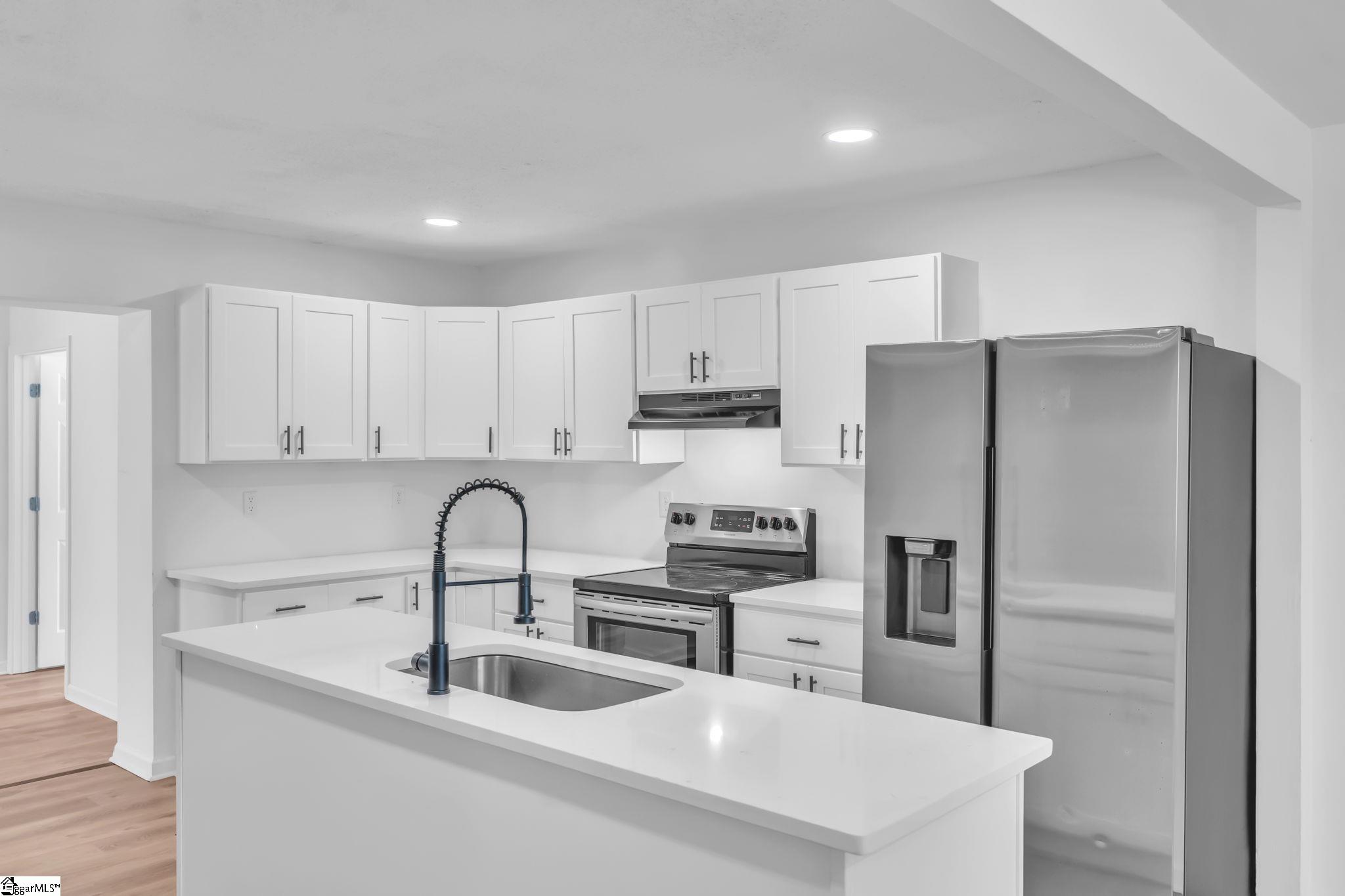 2 Easy Street, Taylors, SC, 29687