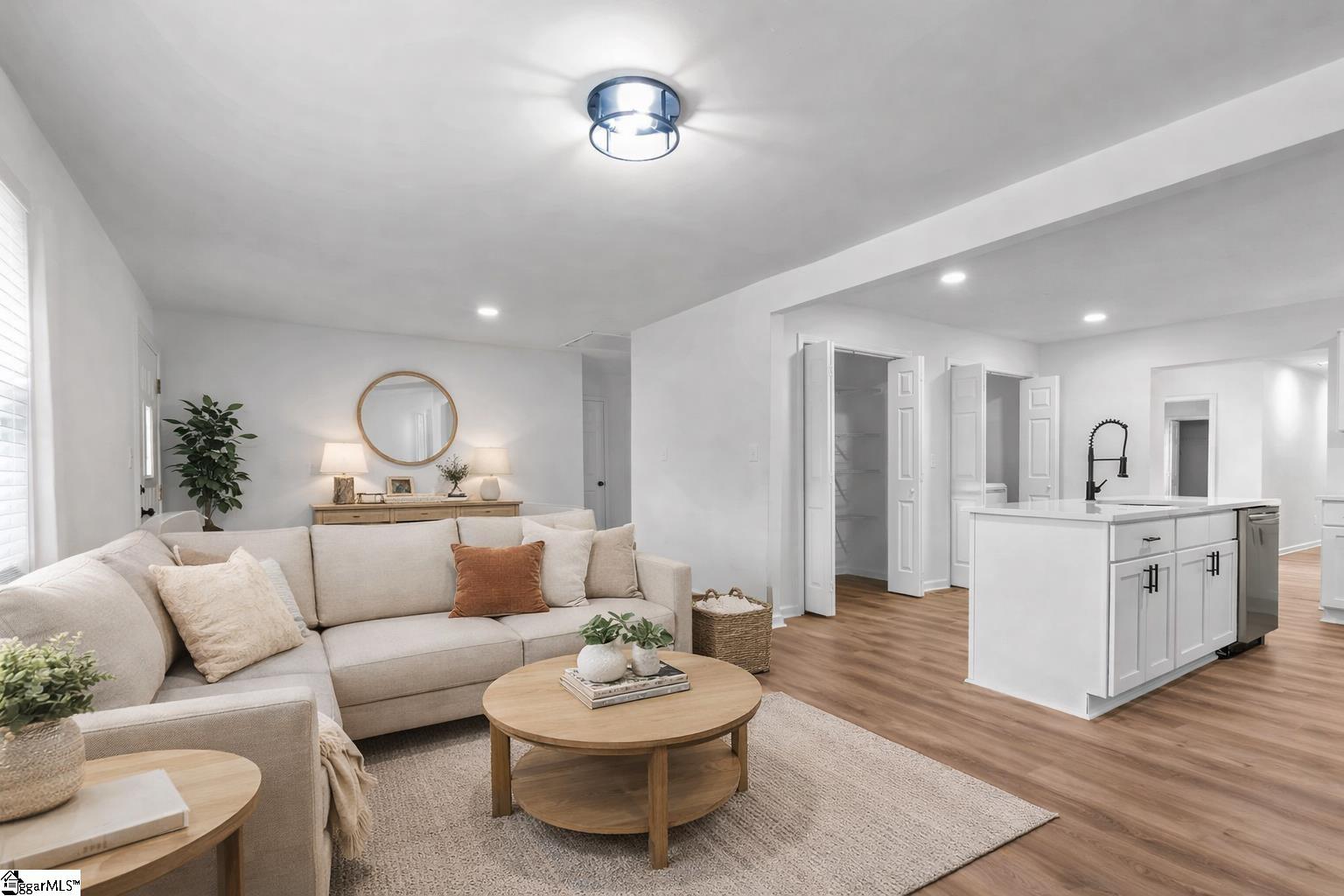 2 Easy Street, Taylors, SC, 29687