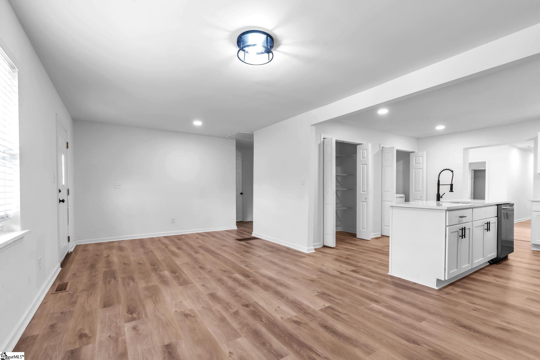 2 Easy Street, Taylors, SC, 29687