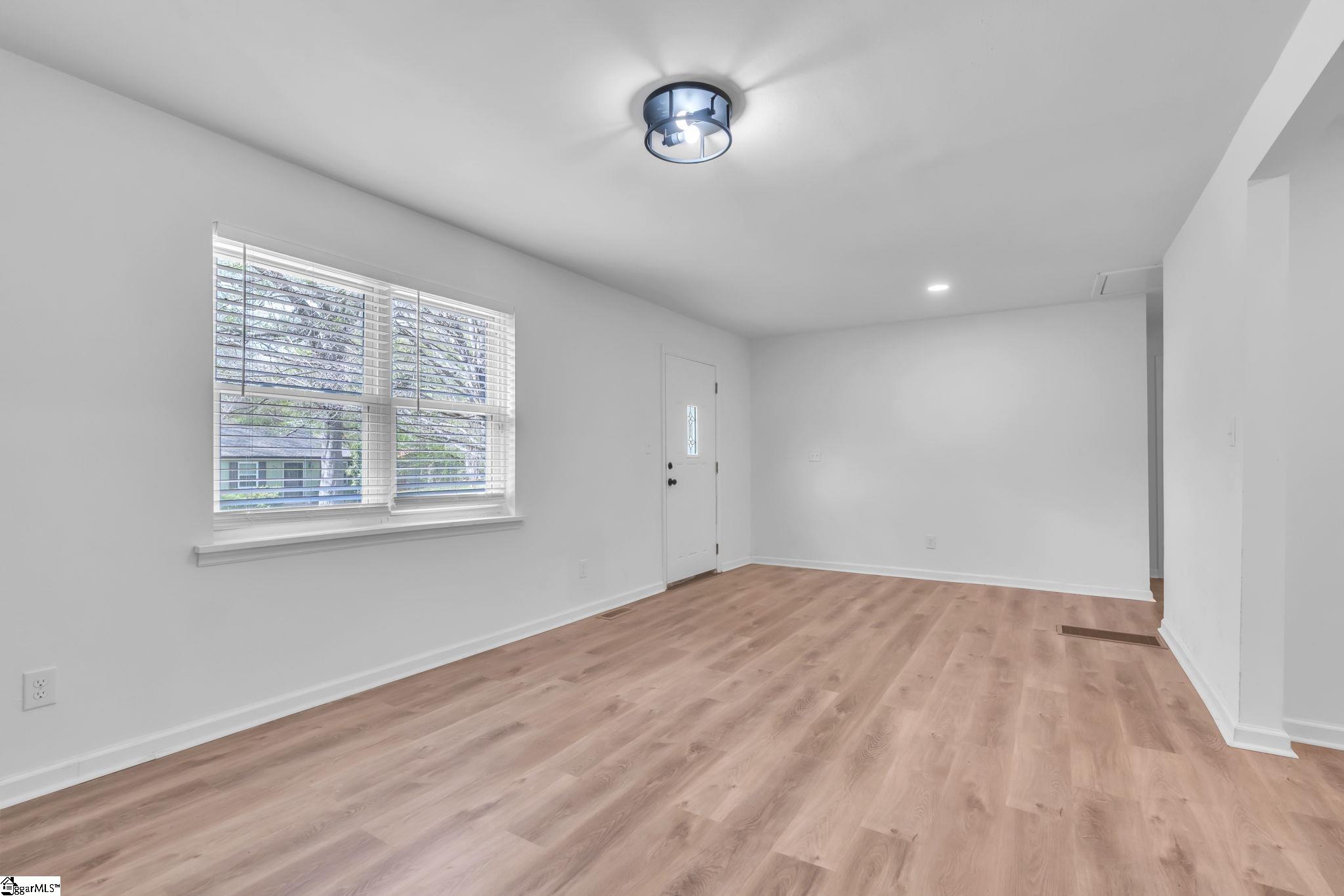 2 Easy Street, Taylors, SC, 29687