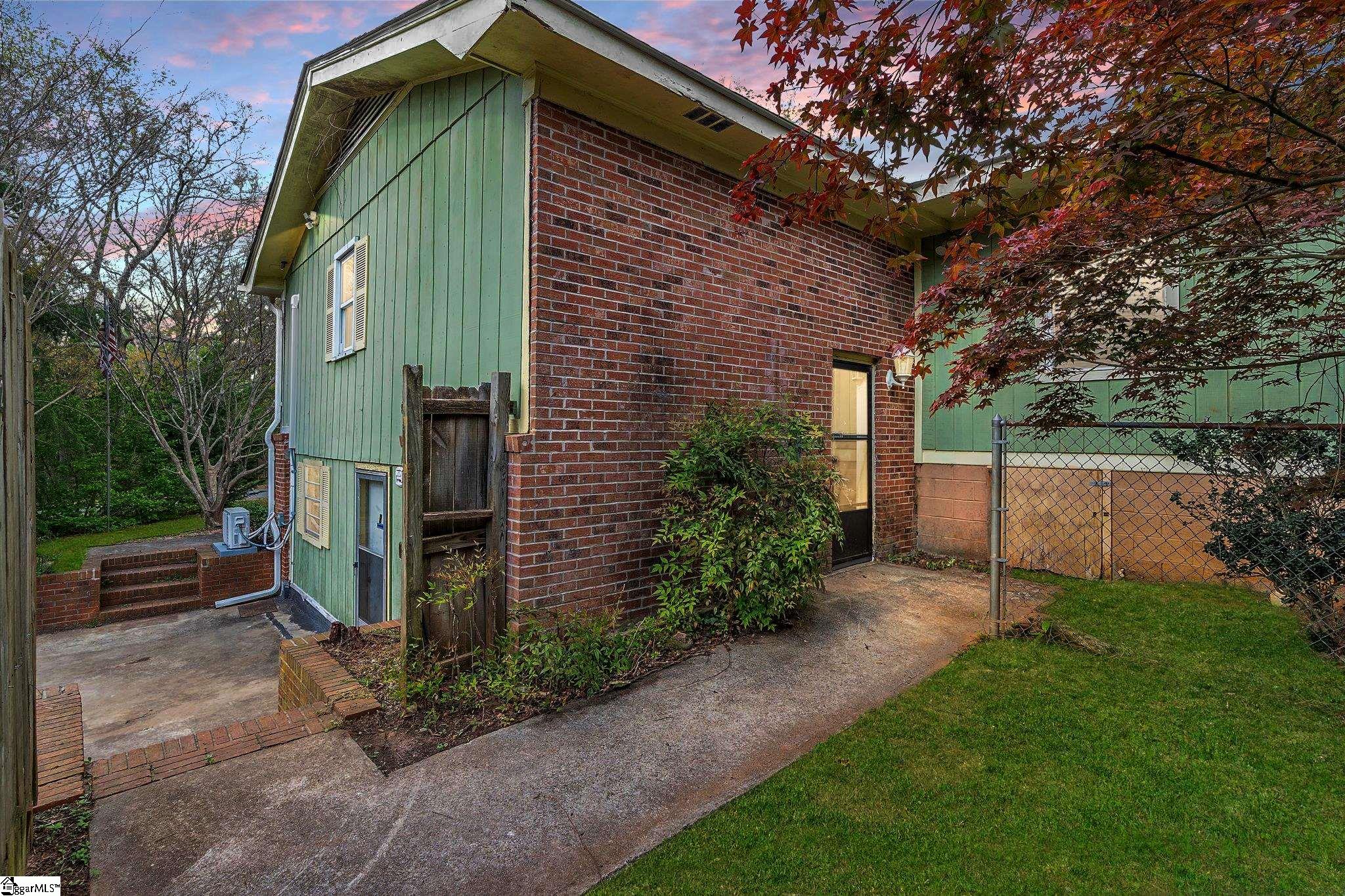 2 Easy Street, Taylors, SC, 29687