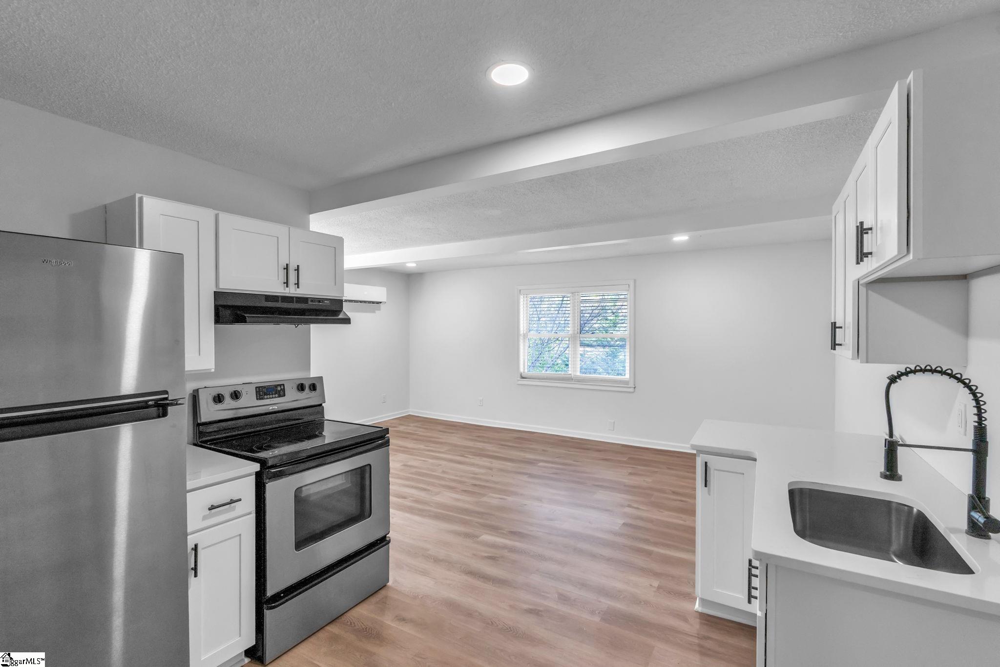 2 Easy Street, Taylors, SC, 29687