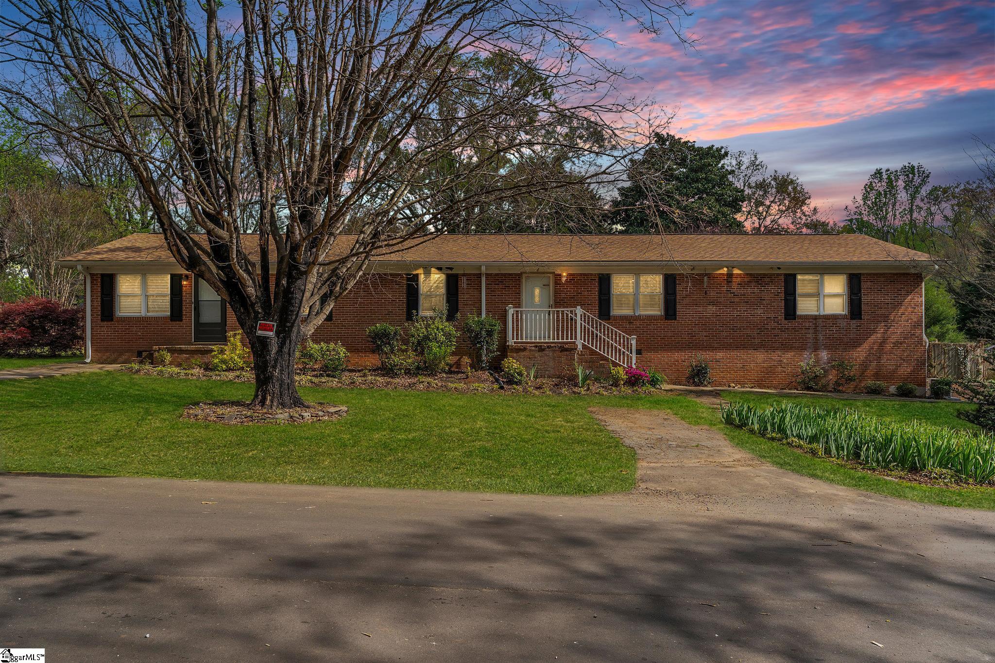 2 Easy Street, Taylors, SC, 29687