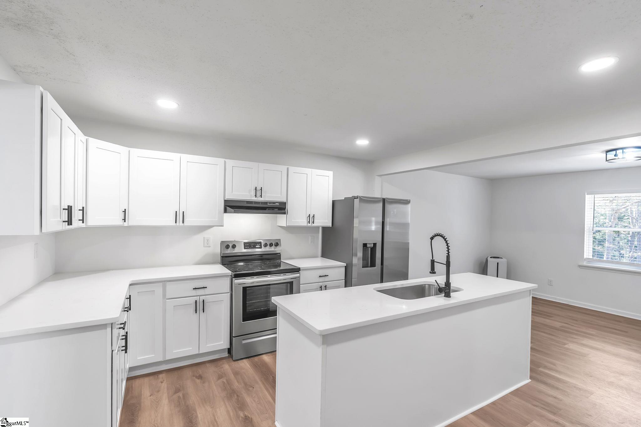 2 Easy Street, Taylors, SC, 29687