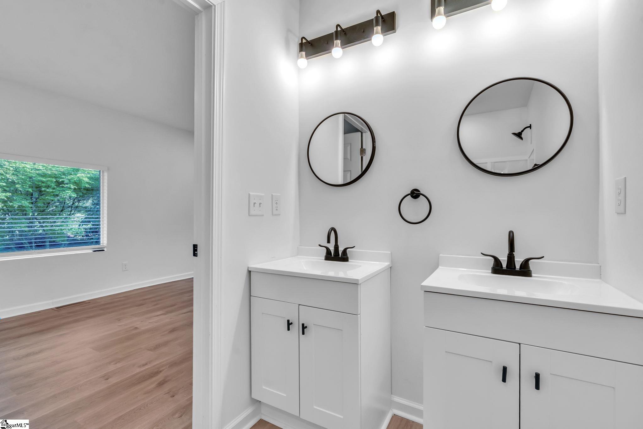 2 Easy Street, Taylors, SC, 29687