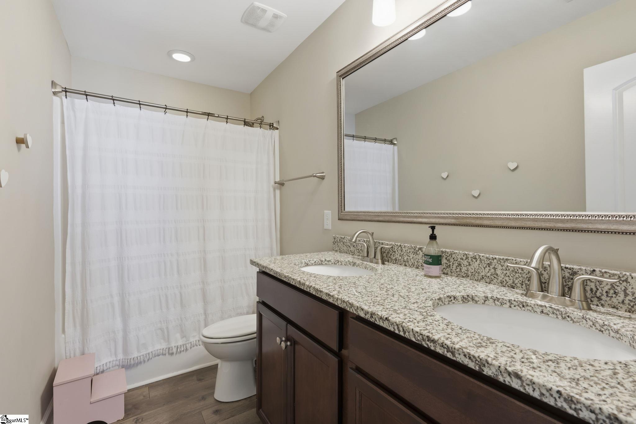 603 Creekside Bluff Court Simpsonville, SC 29681