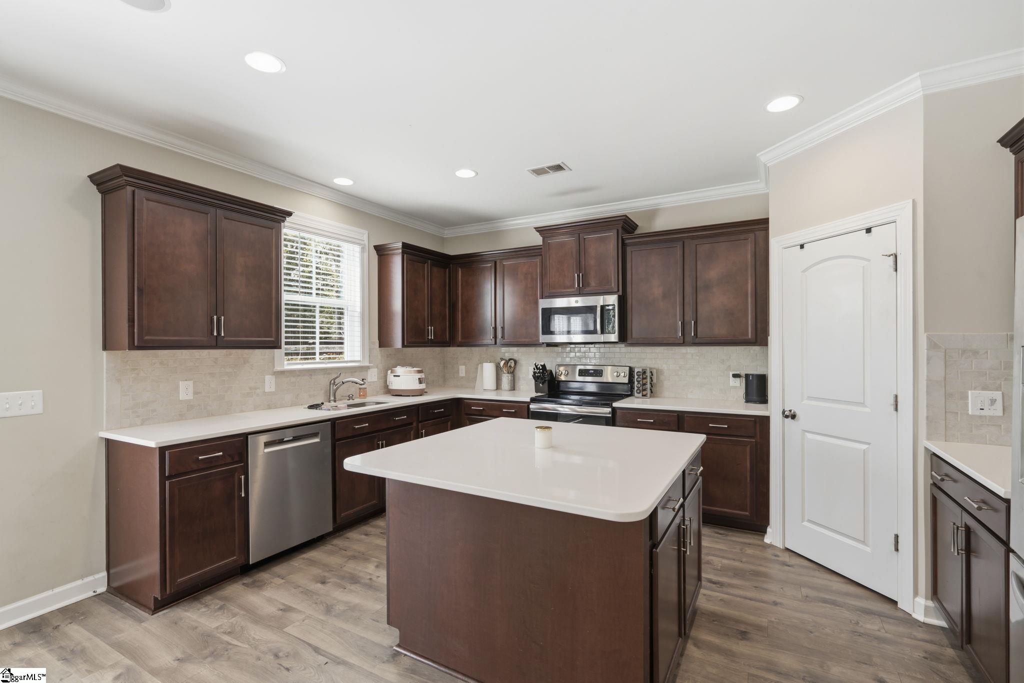 603 Creekside Bluff Court Simpsonville, SC 29681