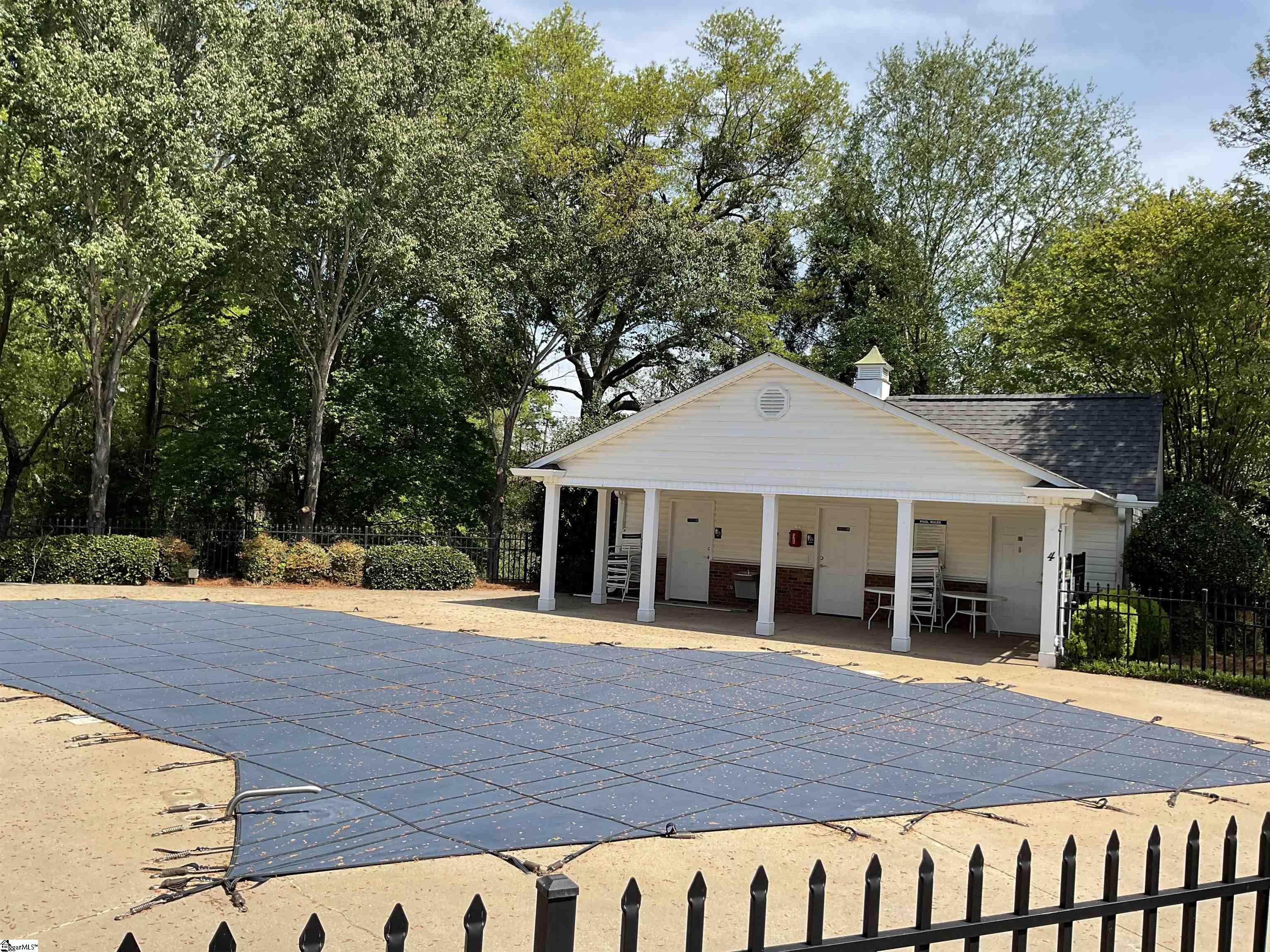 833 Woodsford Drive Greenville, SC 29615
