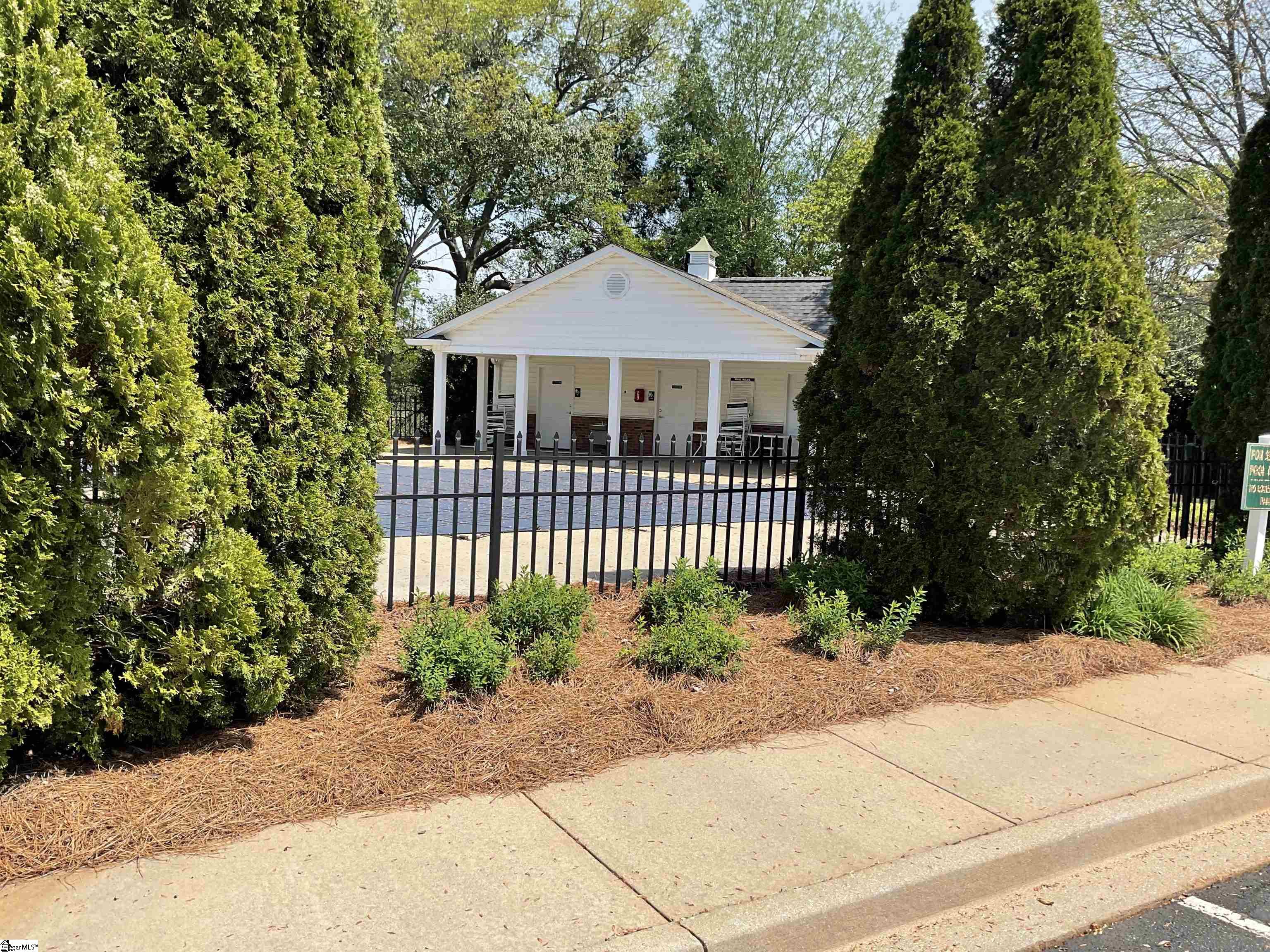 833 Woodsford Drive Greenville, SC 29615