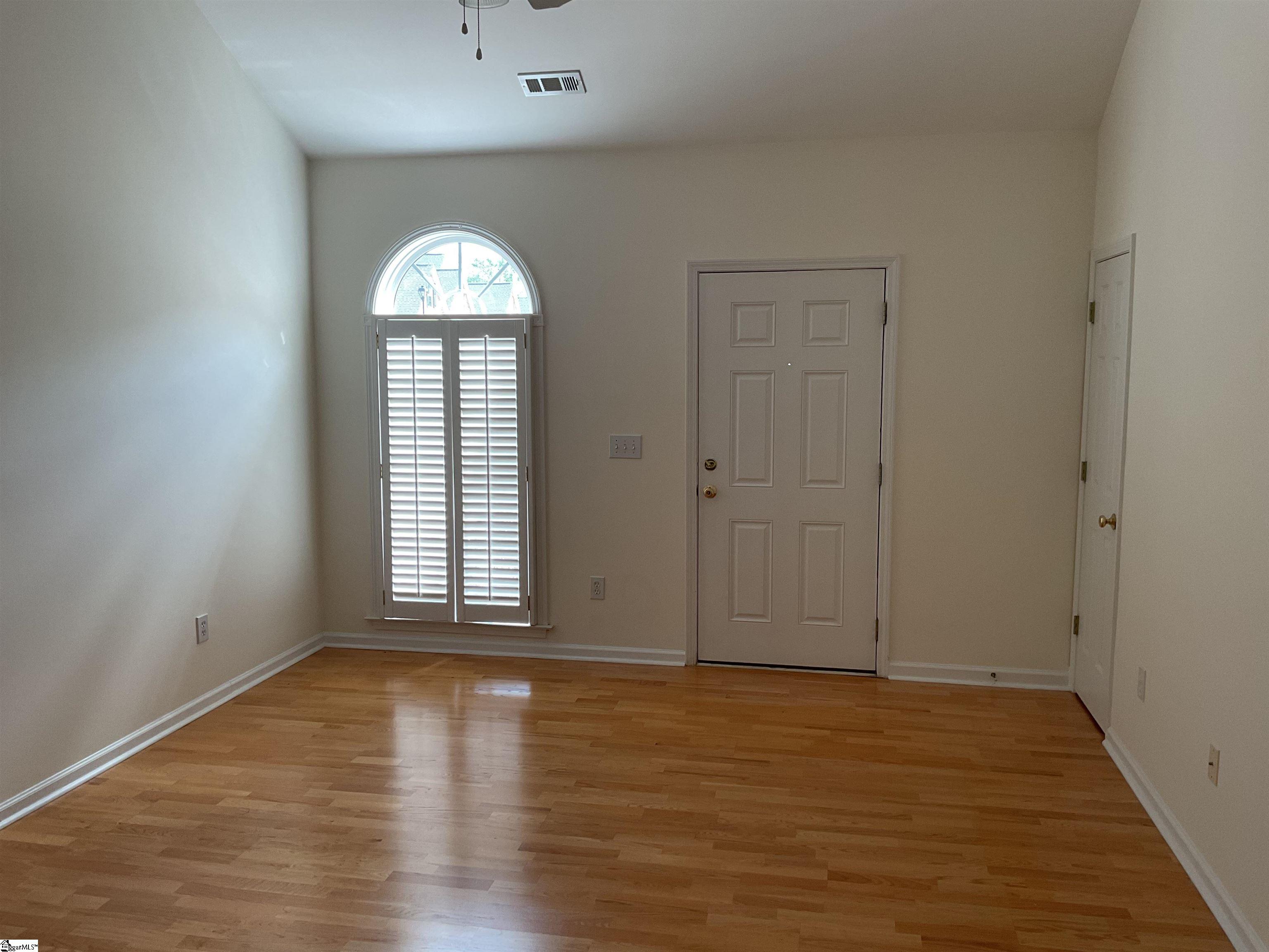 833 Woodsford Drive Greenville, SC 29615