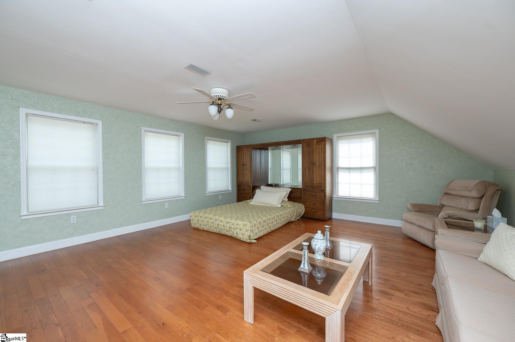 208 Glen Meadows Drive Simpsonville, SC 29680